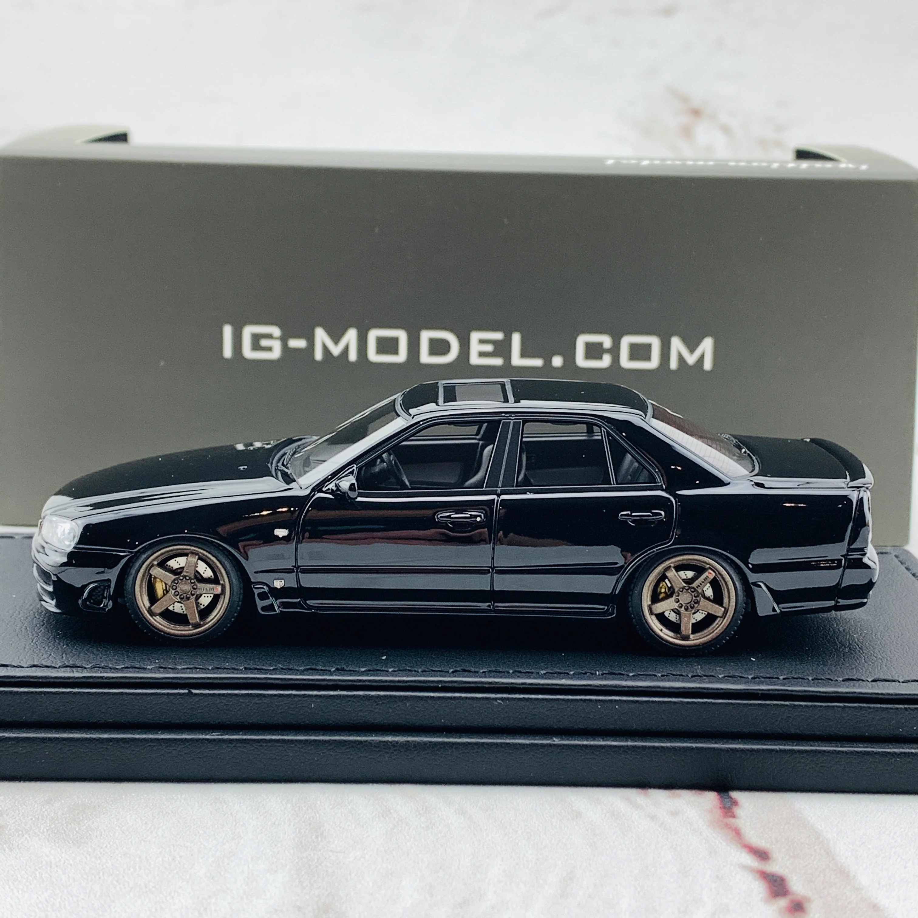 Ignition Model 1/43 Nissan Skyline 25GT Turbo ER34 Black IG1614 - Image 2