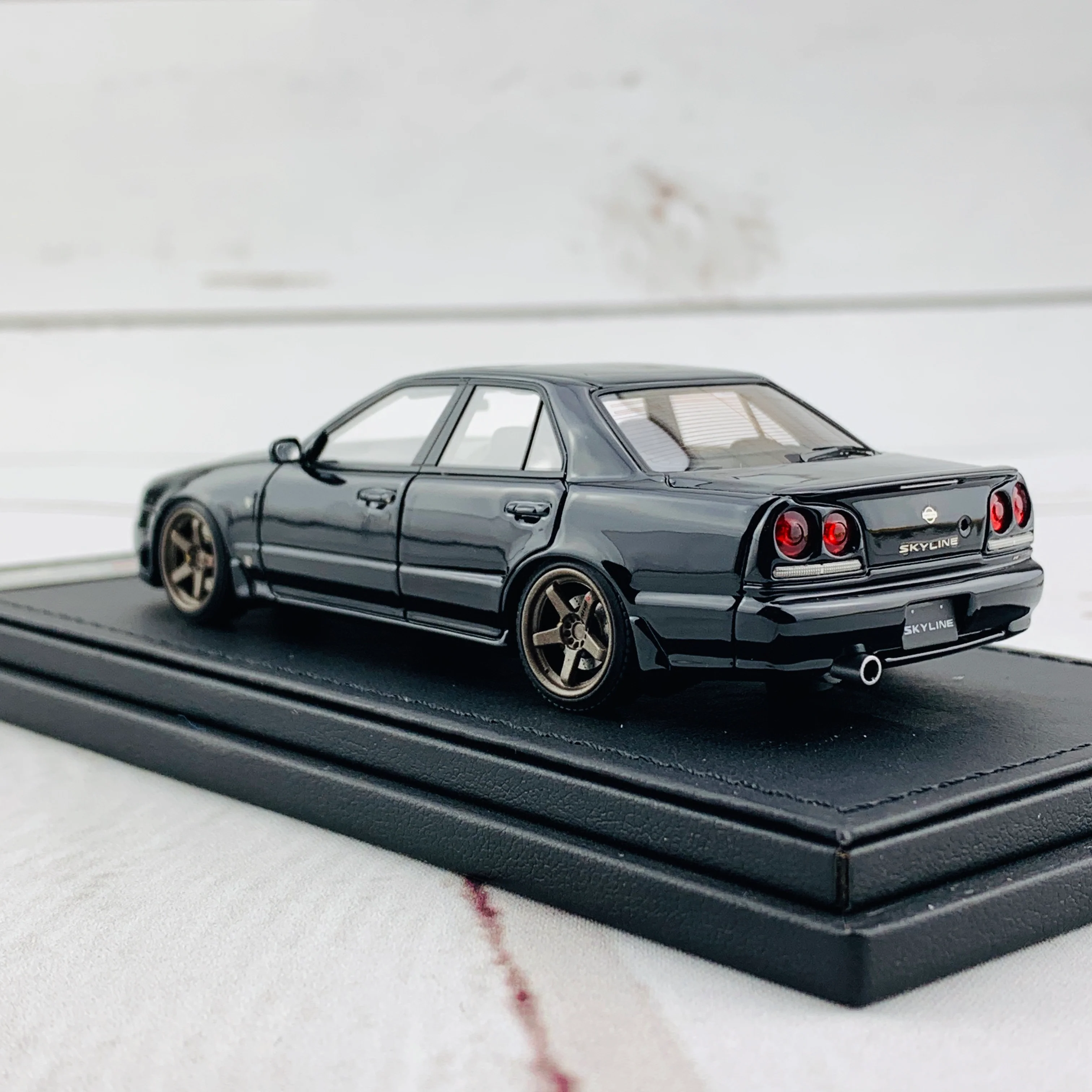 Ignition Model 1/43 Nissan Skyline 25GT Turbo ER34 Black IG1614 - Image 5