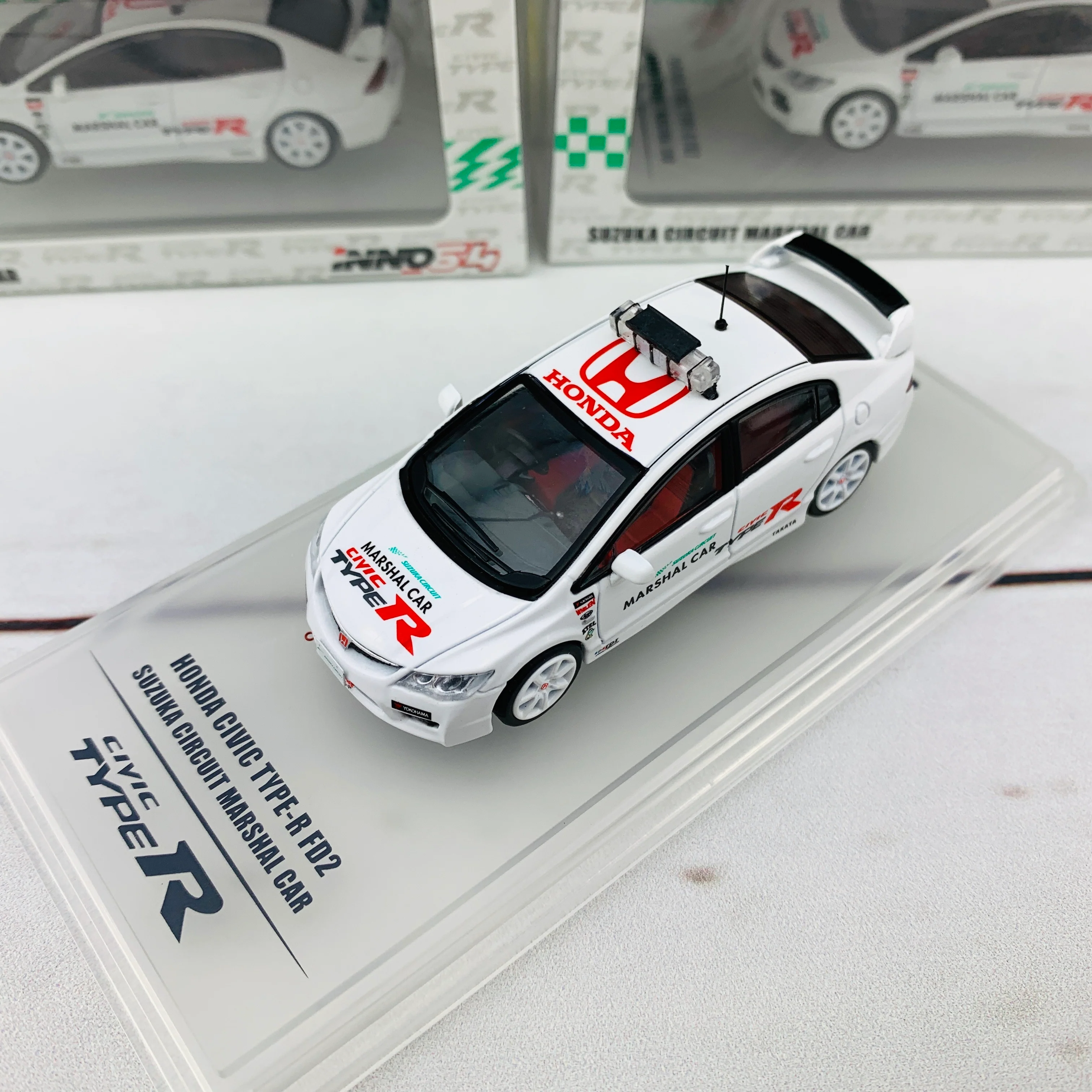 INNO64 1/64 Honda Civic FD2 Type-R Suzuka Circuit Marshal Car IN64-FD2-SMC - Image 2