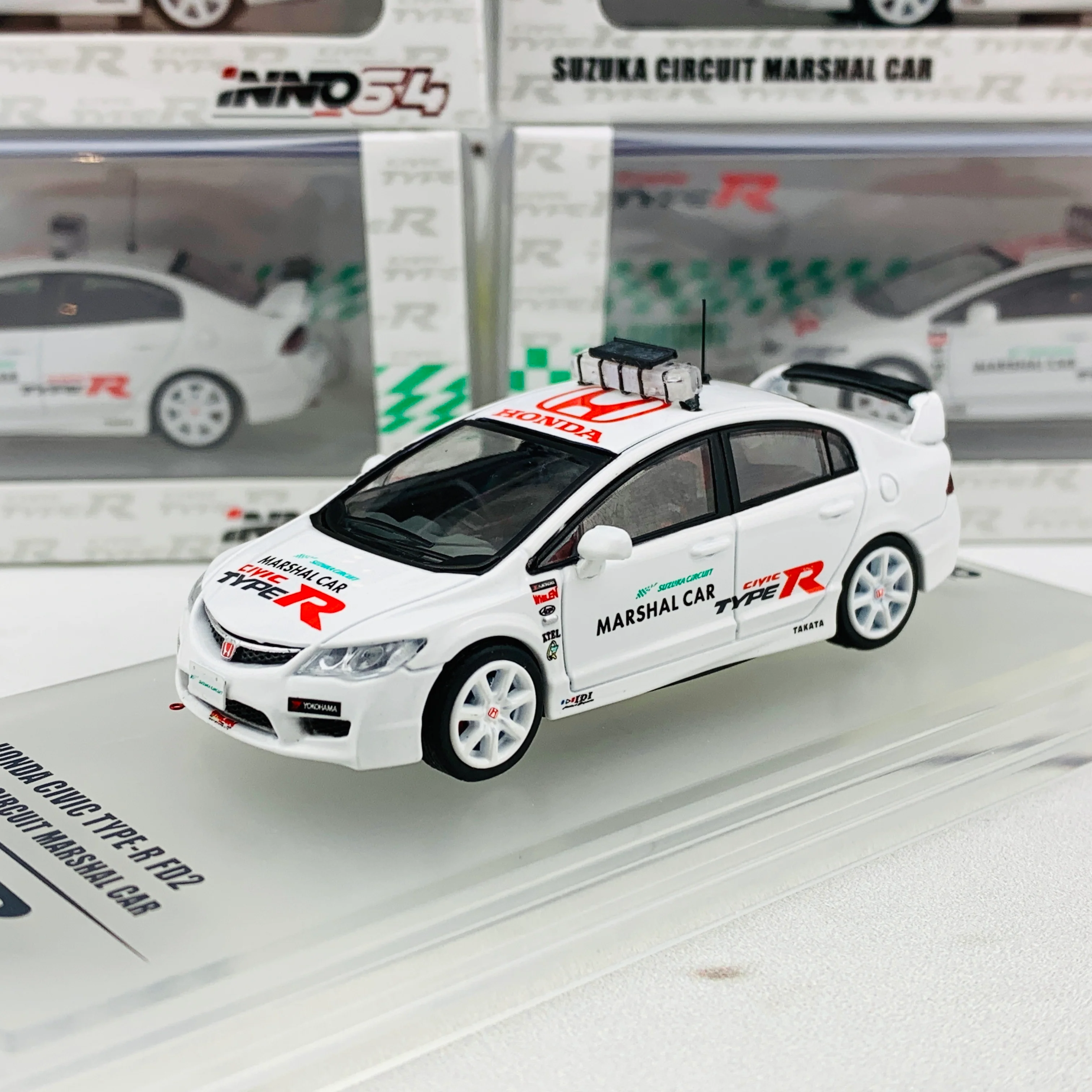 INNO64 1/64 Honda Civic FD2 Type-R Suzuka Circuit Marshal Car IN64-FD2-SMC - Image 3