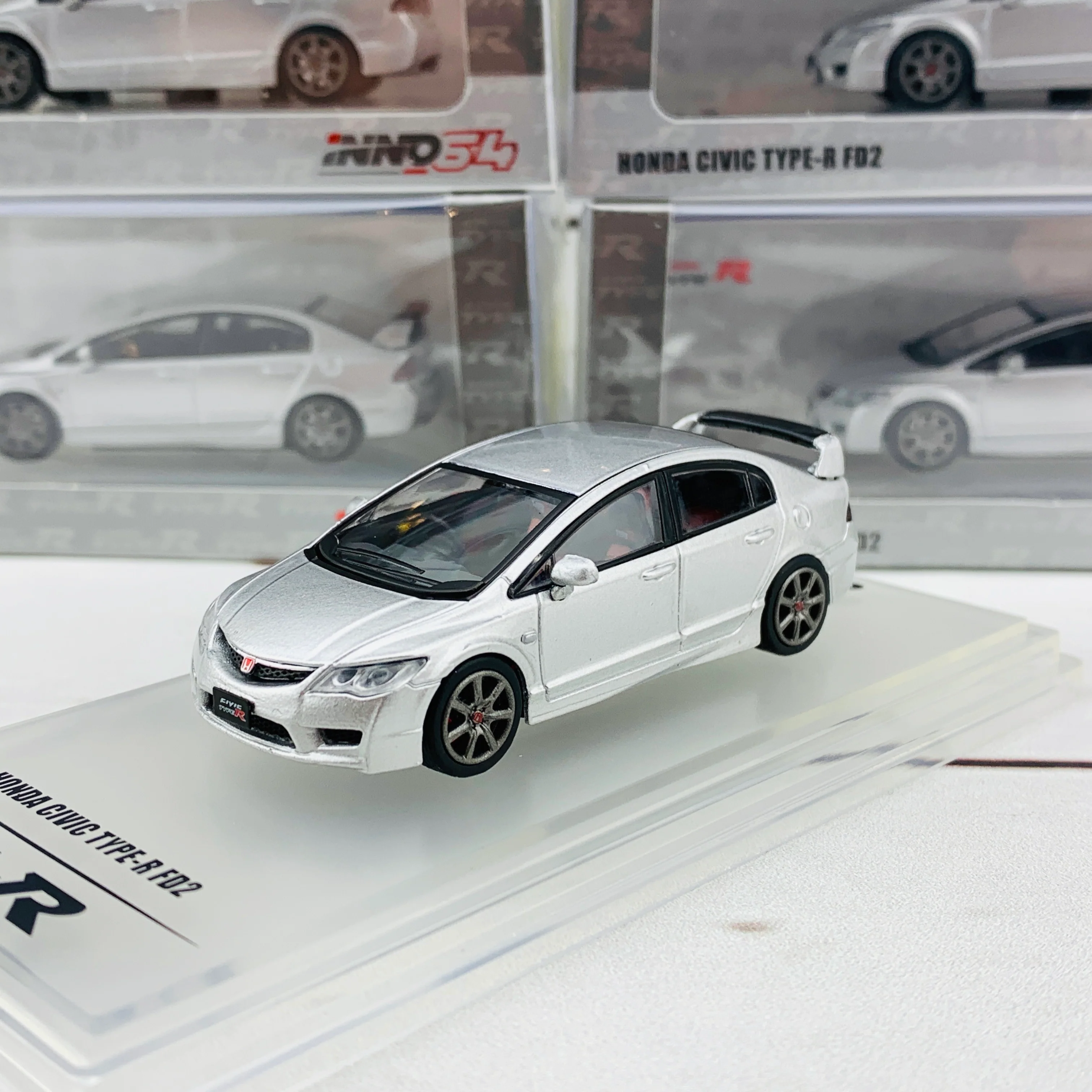 INNO64 1/64 Honda Civic FD2 Type-R SILVER with extra wheels set and water slide decals IN64-FD2-SIL - Image 3