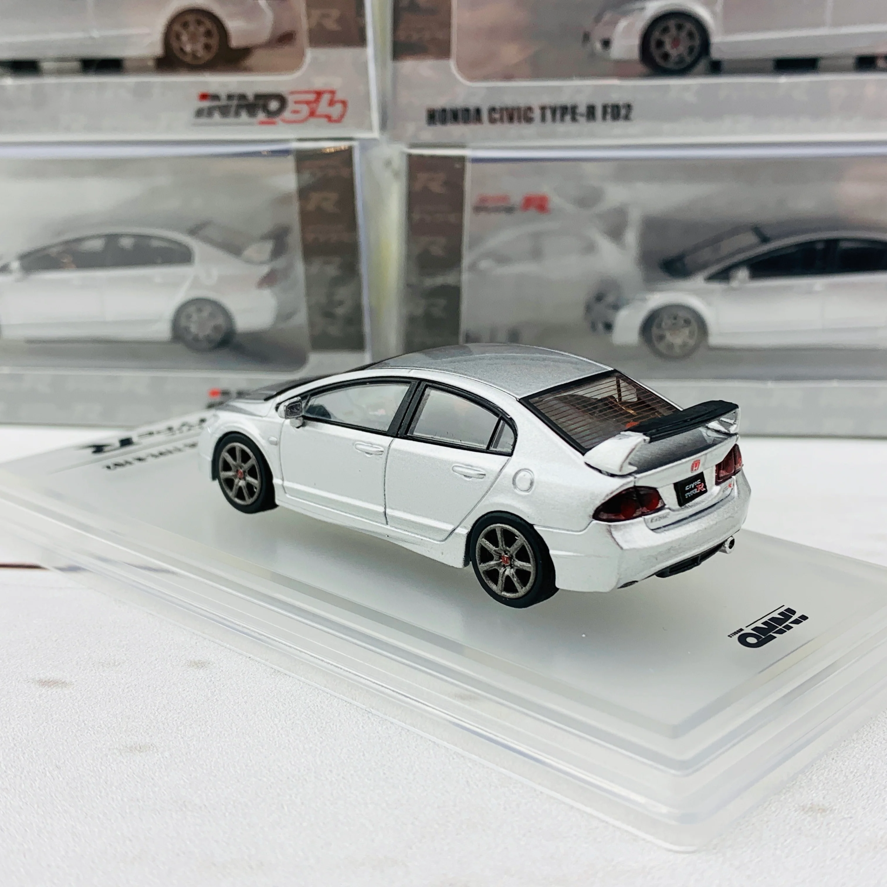 INNO64 1/64 Honda Civic FD2 Type-R SILVER with extra wheels set and water slide decals IN64-FD2-SIL - Image 4