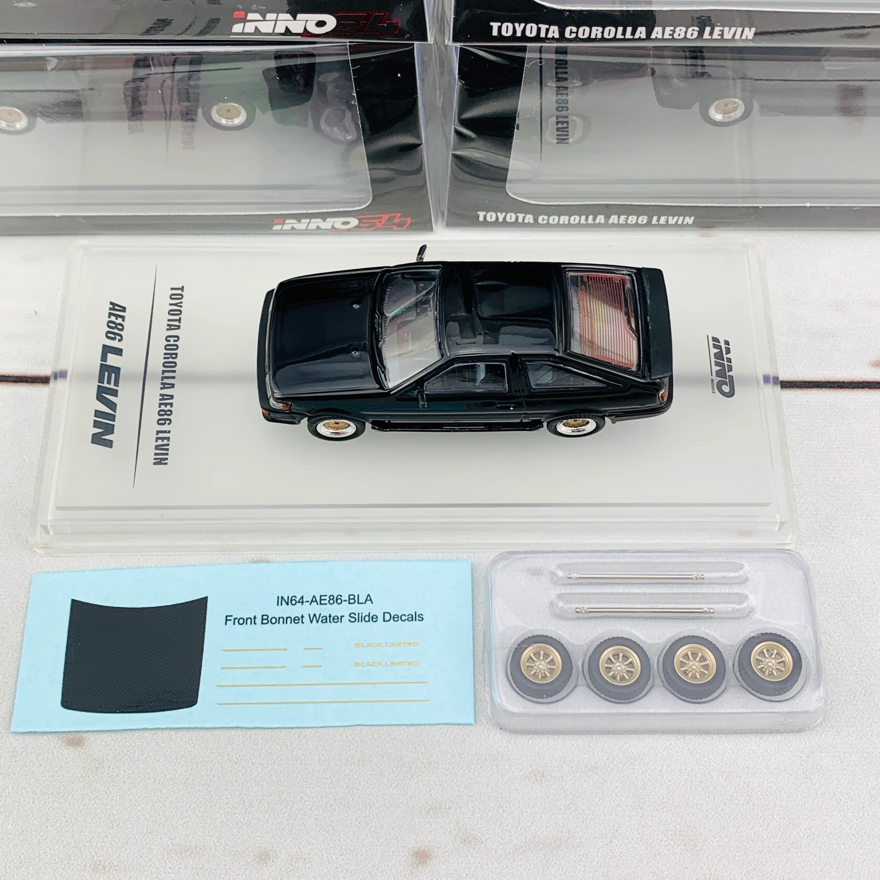 INNO64 1/64 Toyota Corolla AE86 Levin Black with Extra wheels set and water slide decals IN64-AE86-BLA - Image 5