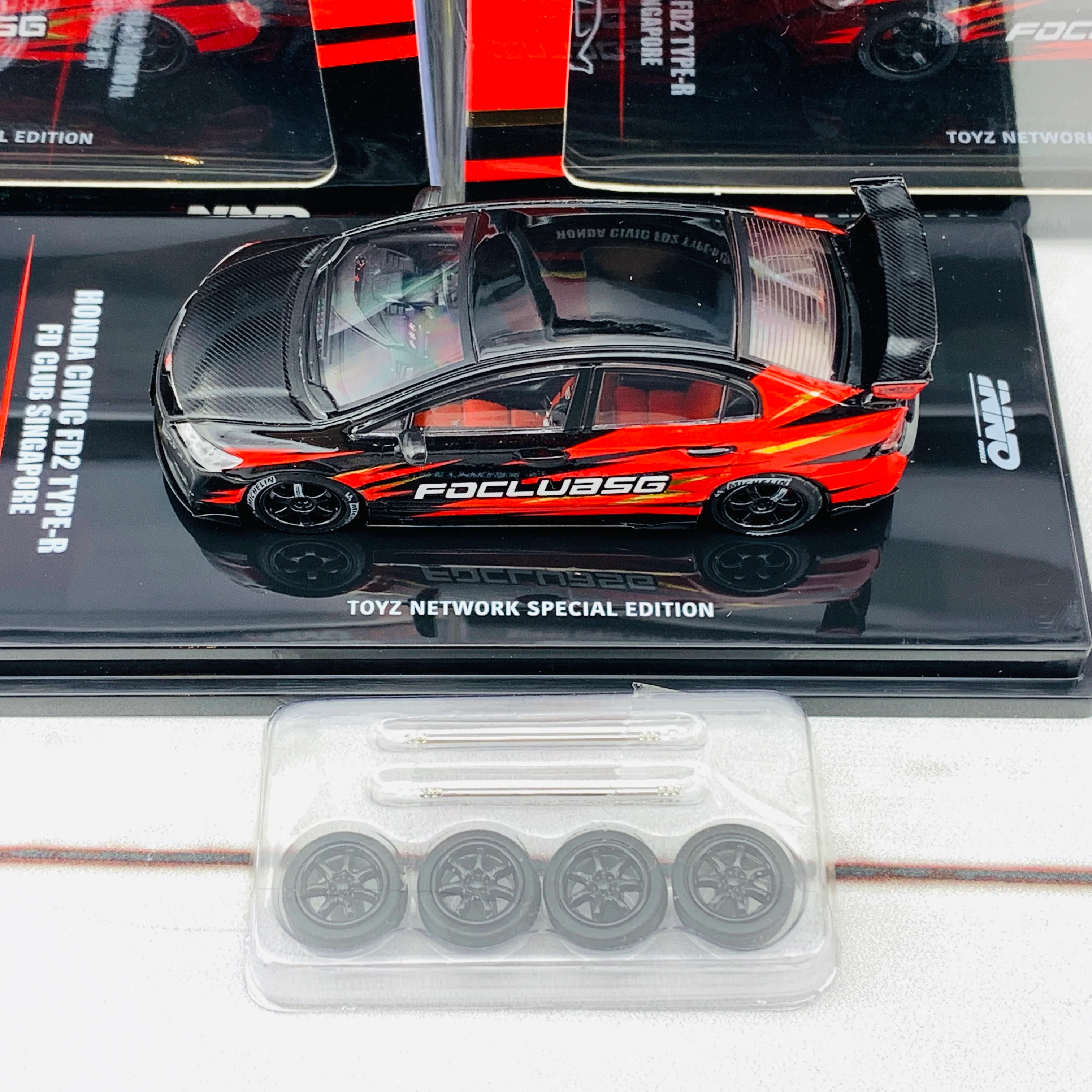 INNO64 1/64 Honda Civic FD2 Type-R FD Club Singapore with extra wheels set TOYZ Network Special Edition IN64-FD2-FDC19 - Image 5