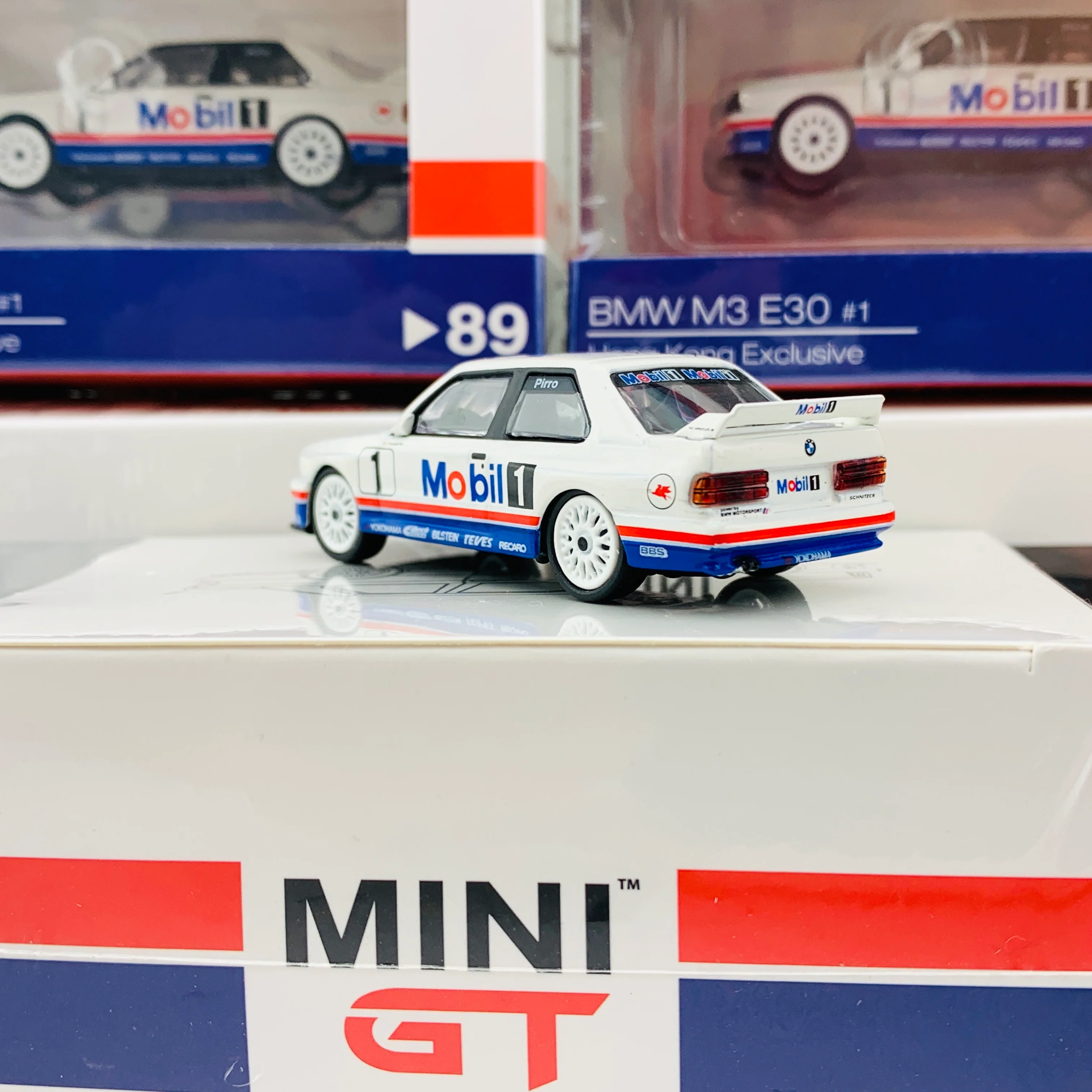 MINI GT 1/64  BMW M3 E30 #1 Schnitzer Motorsport 1992 Guia Race of Macau Winner (Hong Kong Exclusive Version) MGT00089-L - Image 4