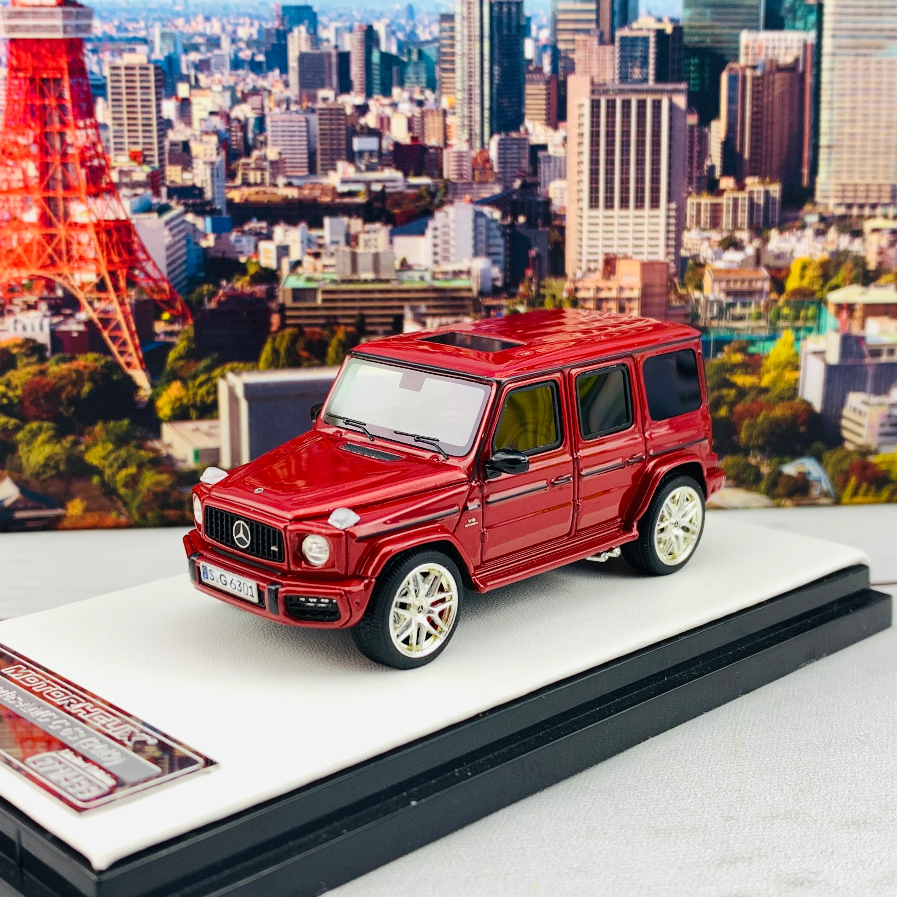 MOTORHELIX 1/64 Mercedes-AMG G63 RED - Image 2