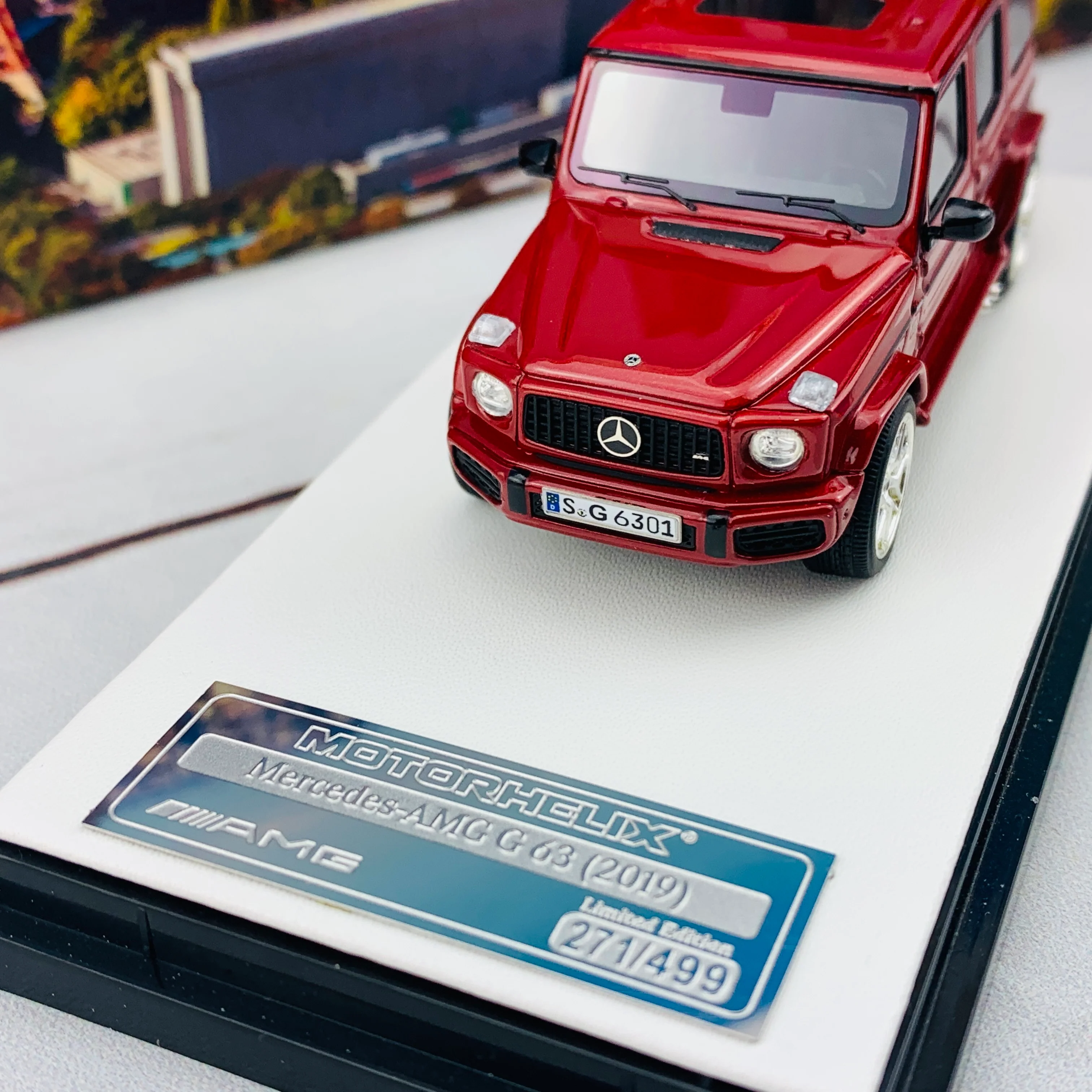 MOTORHELIX 1/64 Mercedes-AMG G63 RED - Image 3