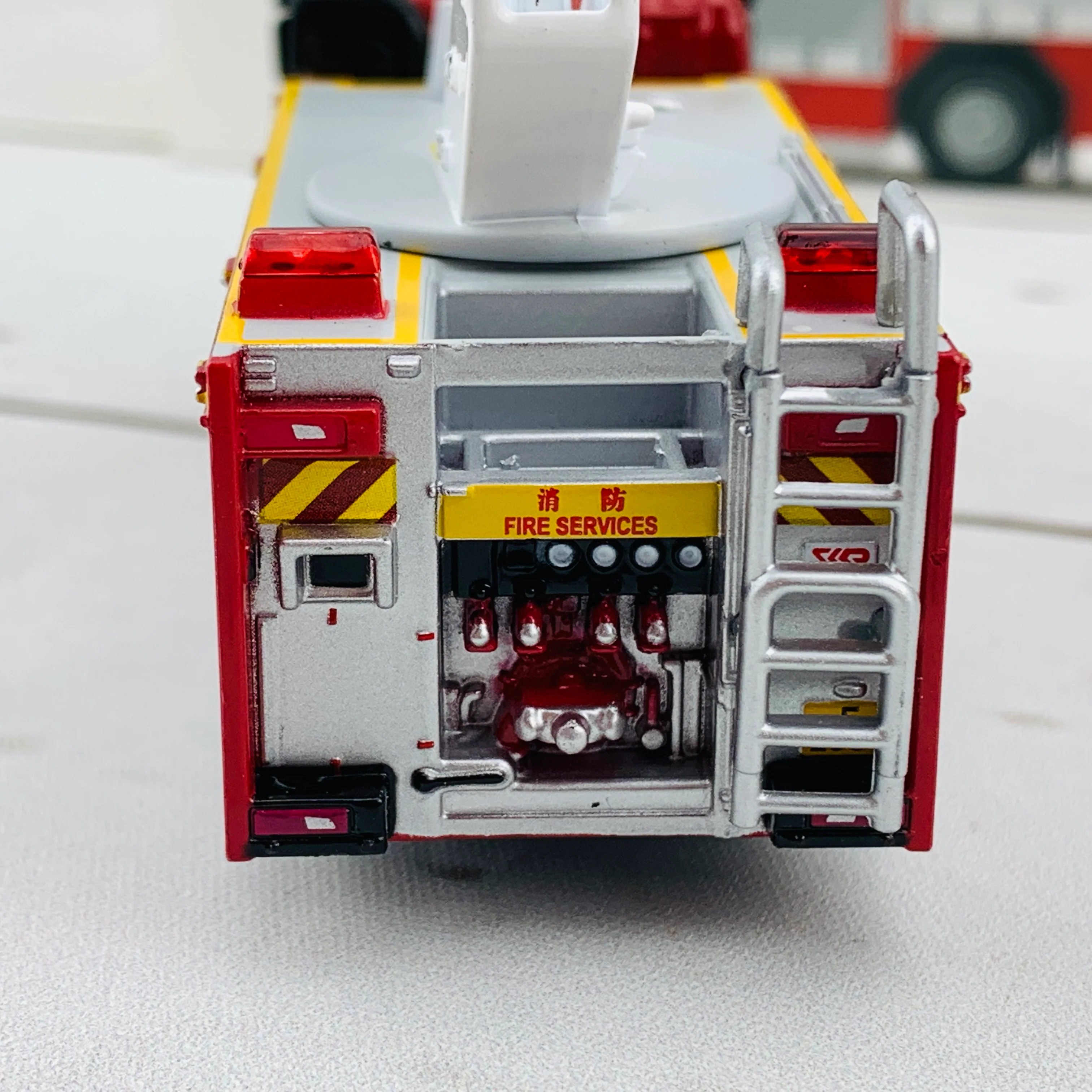 1/76 Tiny 微影 198 Scania HKFSD Hydraulic Platform (F2306) 消防處油壓升降台 ATC64676 - Image 8