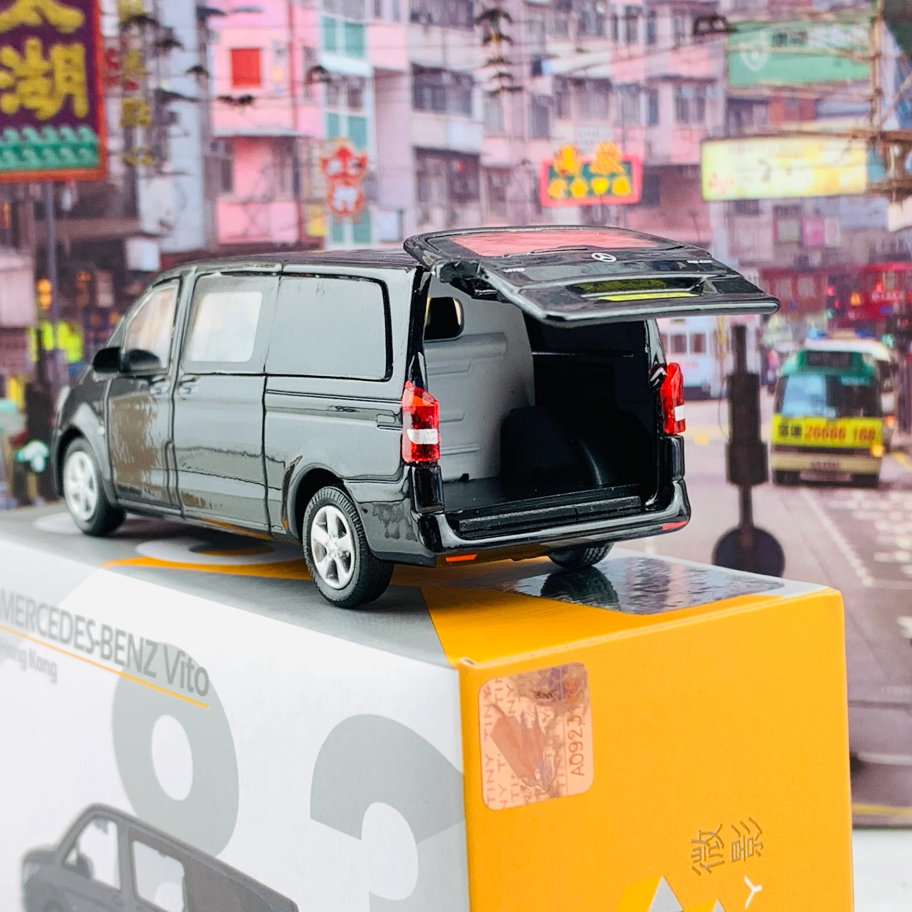 Tiny 微影 83 MERCEDES-BENZ Vito ATC64916 - Image 5