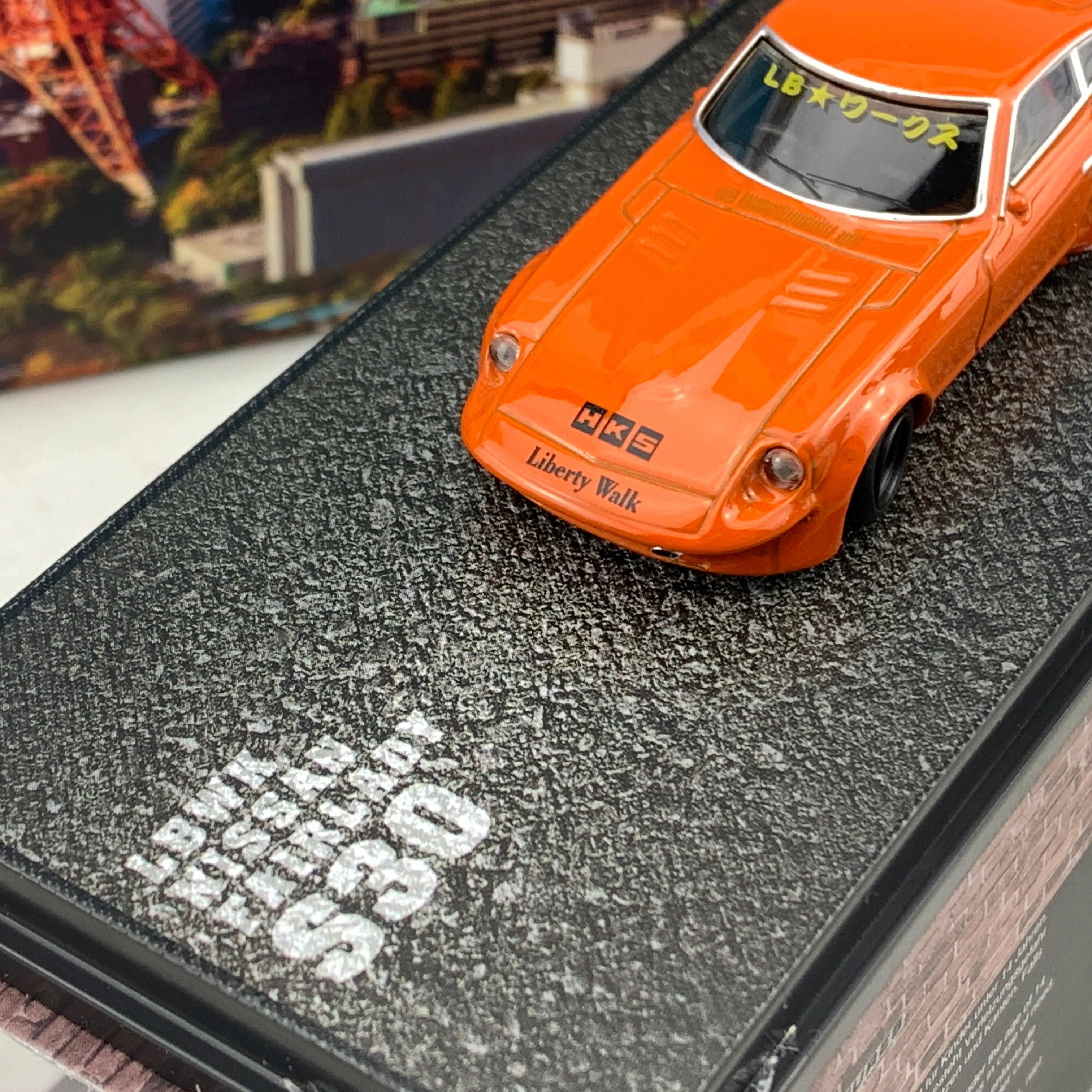 KJ MINIATURES 1/64 LBWK Nissan FairLady S30 Metallic Orange KJ64003OR - Image 3