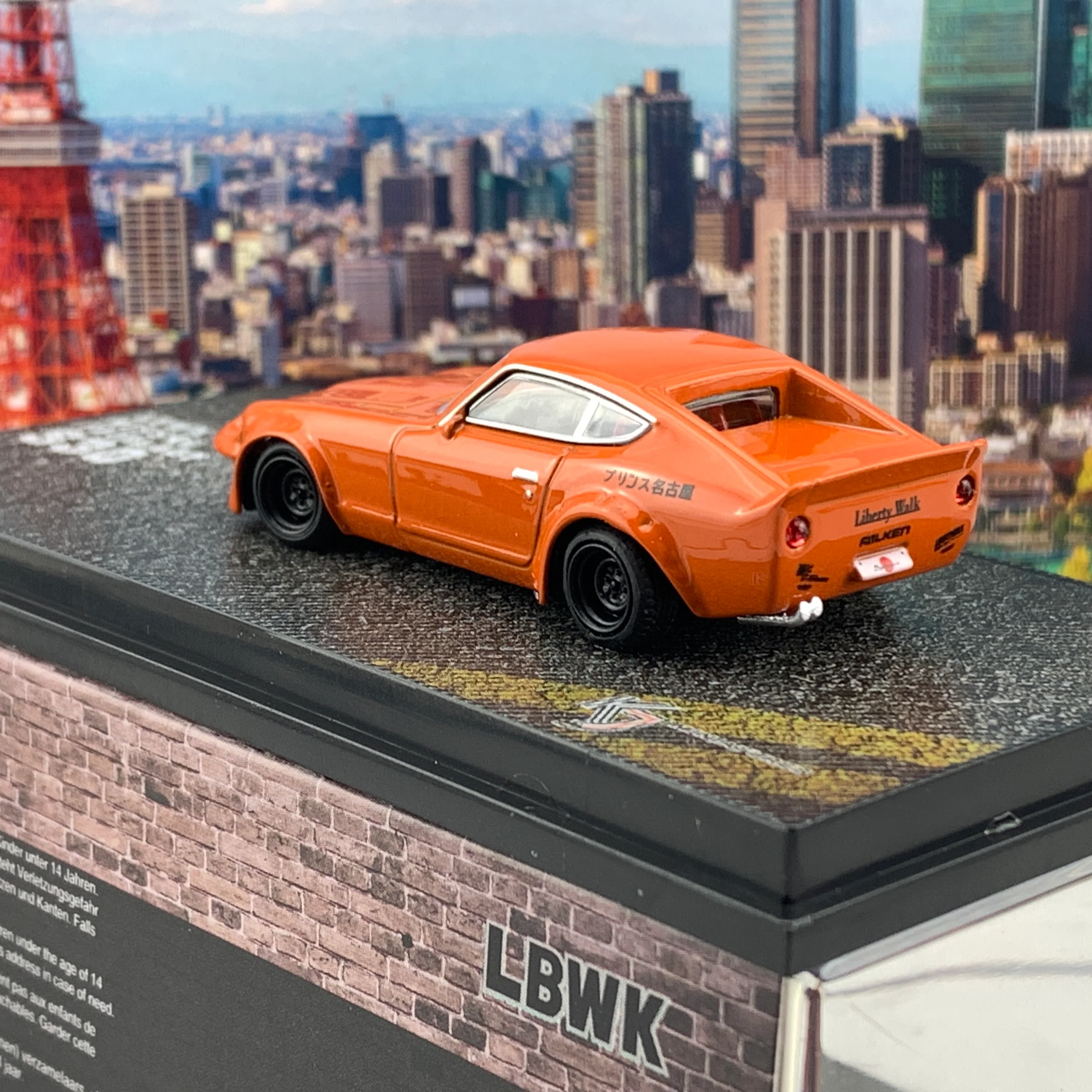 KJ MINIATURES 1/64 LBWK Nissan FairLady S30 Metallic Orange KJ64003OR - Image 4