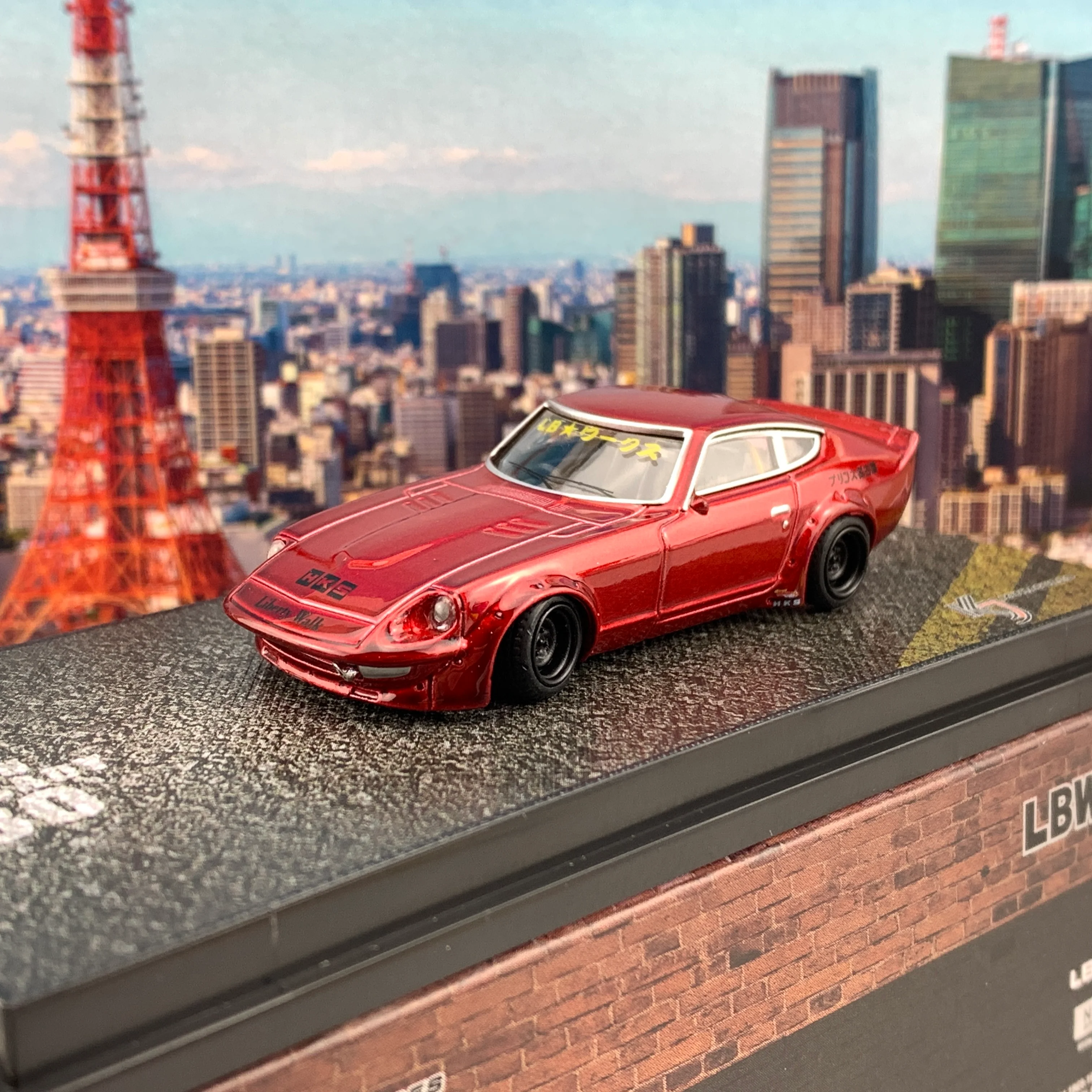 KJ MINIATURES 1/64 LBWK Nissan FairLady S30 Metallic Red KJ64003R - Image 2
