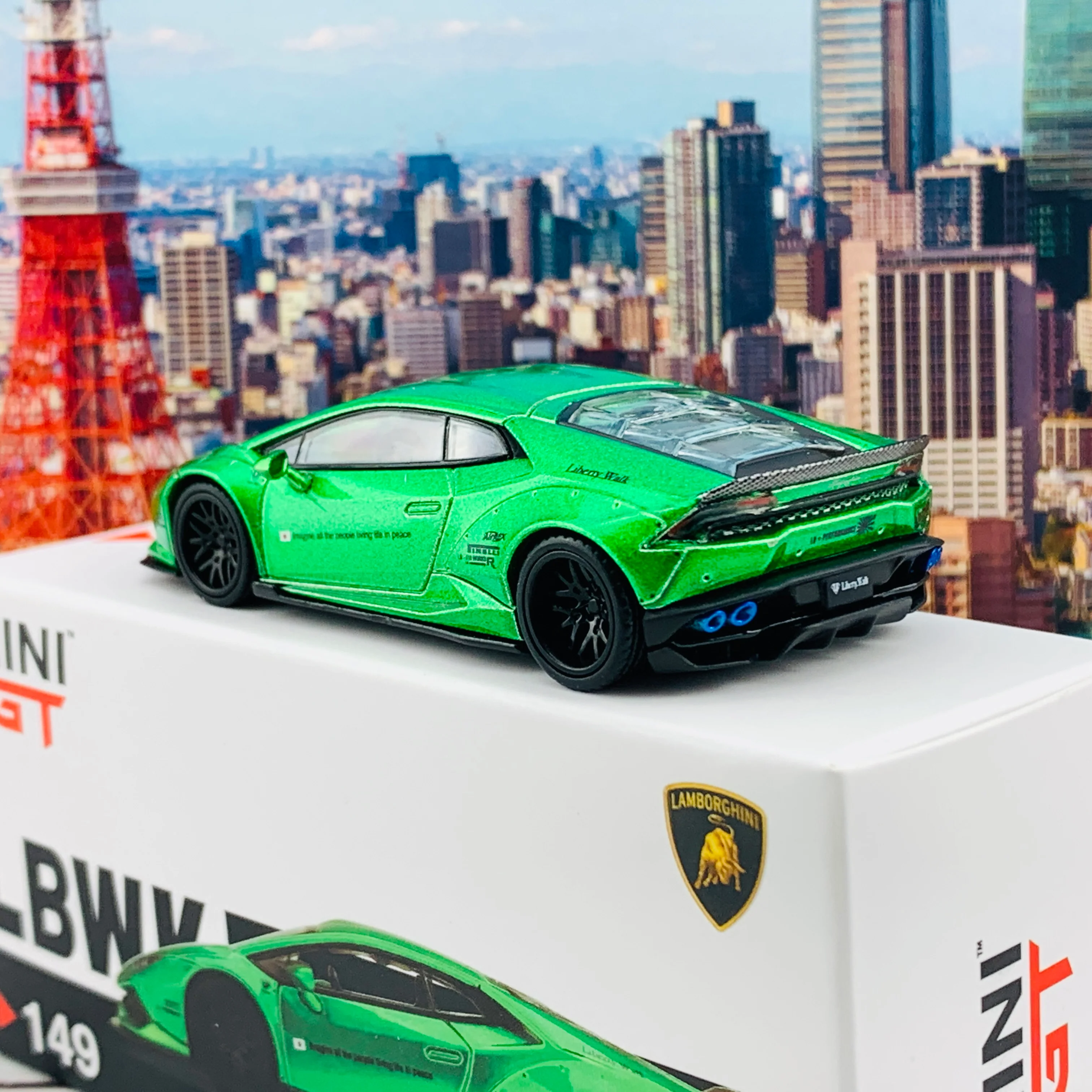 MINI GT 1/64 LB WORKS Lamborghini Huracan Version 2 Green LHD MGT00149-L - Image 4