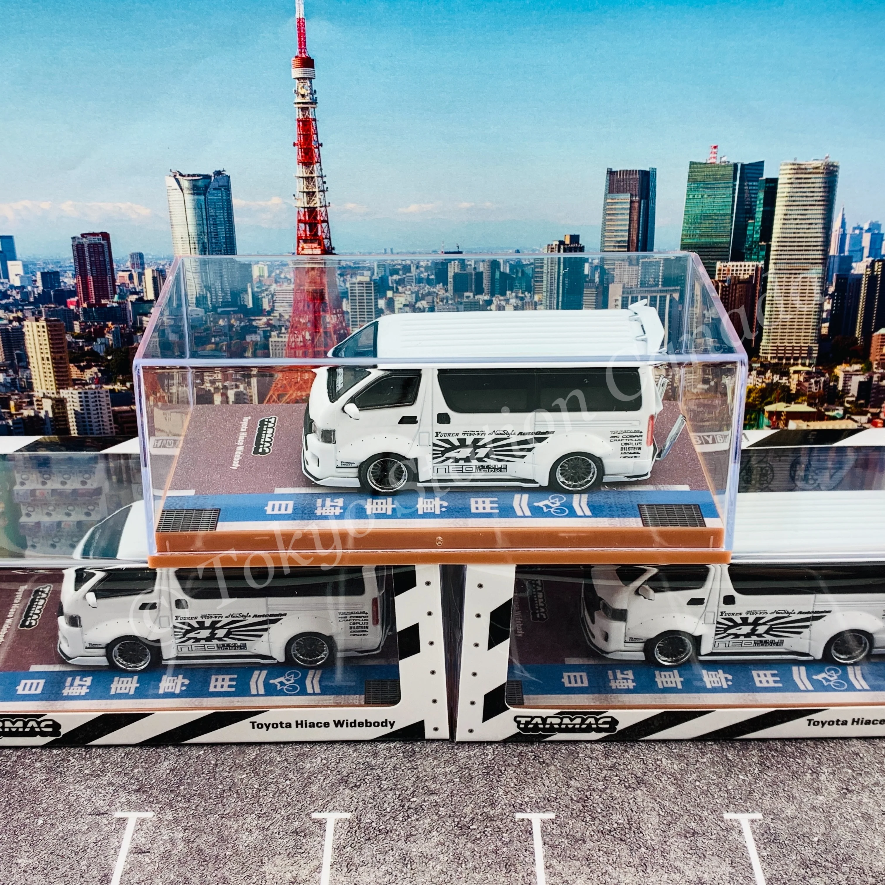 Tarmac Works HOBBY64 1/64 Toyota Hiace Widebody White T64-038-WH - Image 3