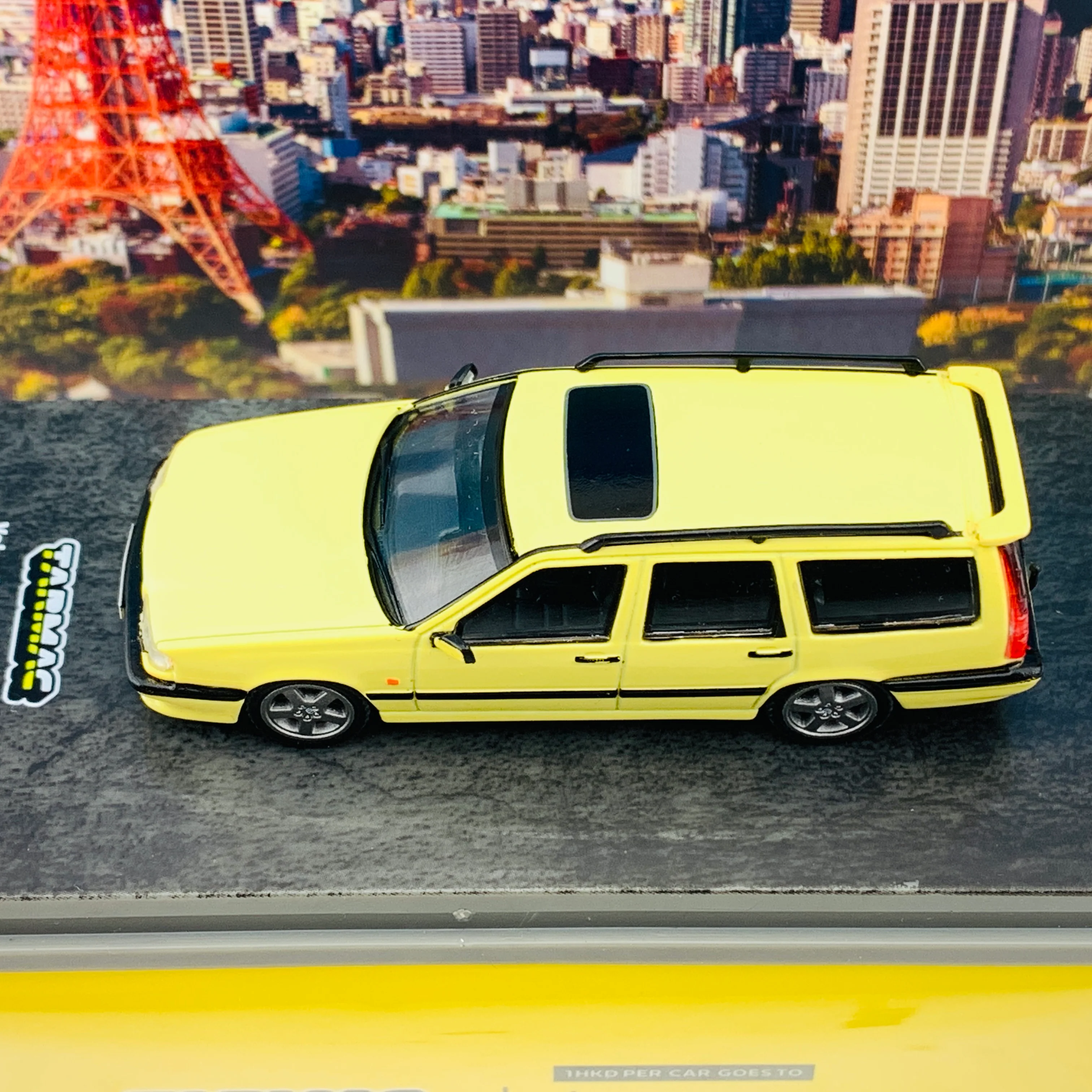 Tarmac Works 1/64 Road Collection Volvo 850 T-5R Estate Yellow T64R-039-YL - Image 5