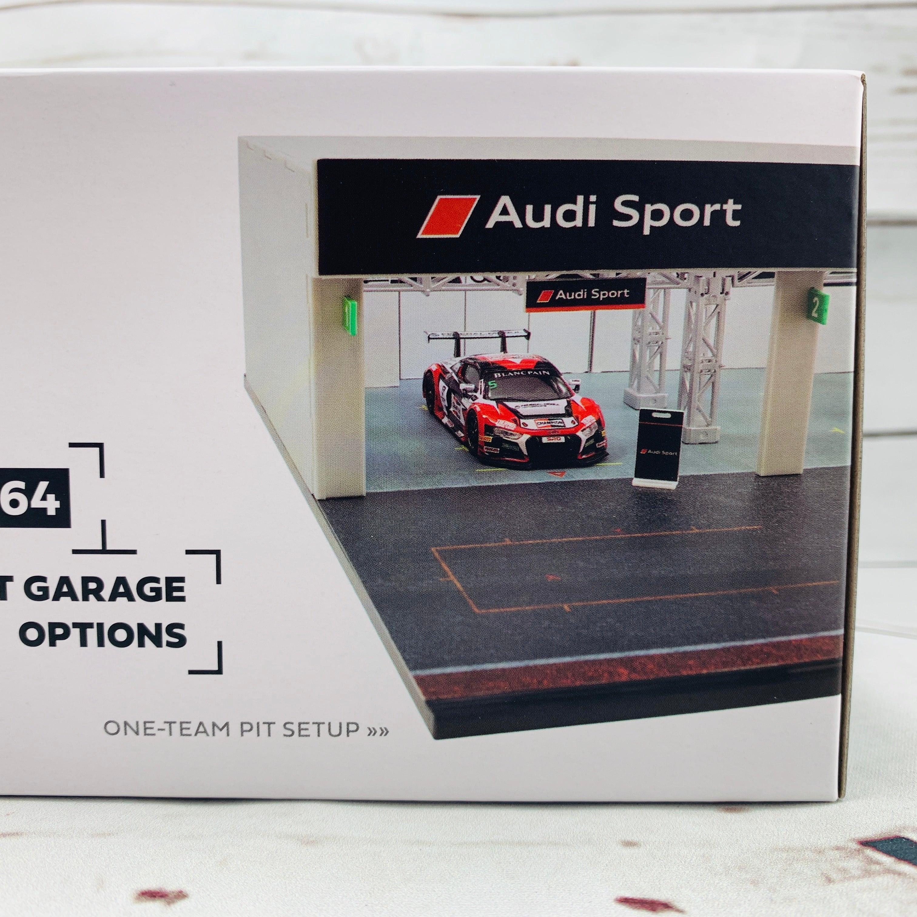 Tarmac Works 1/64 Pit Garage Diorama - Audi Sport - DIORAMA64 T64D-001-AS Includes T64-007-18BGTA5 Audi R8 LMS Blancpain GT Series Asia 2018 - Image 7