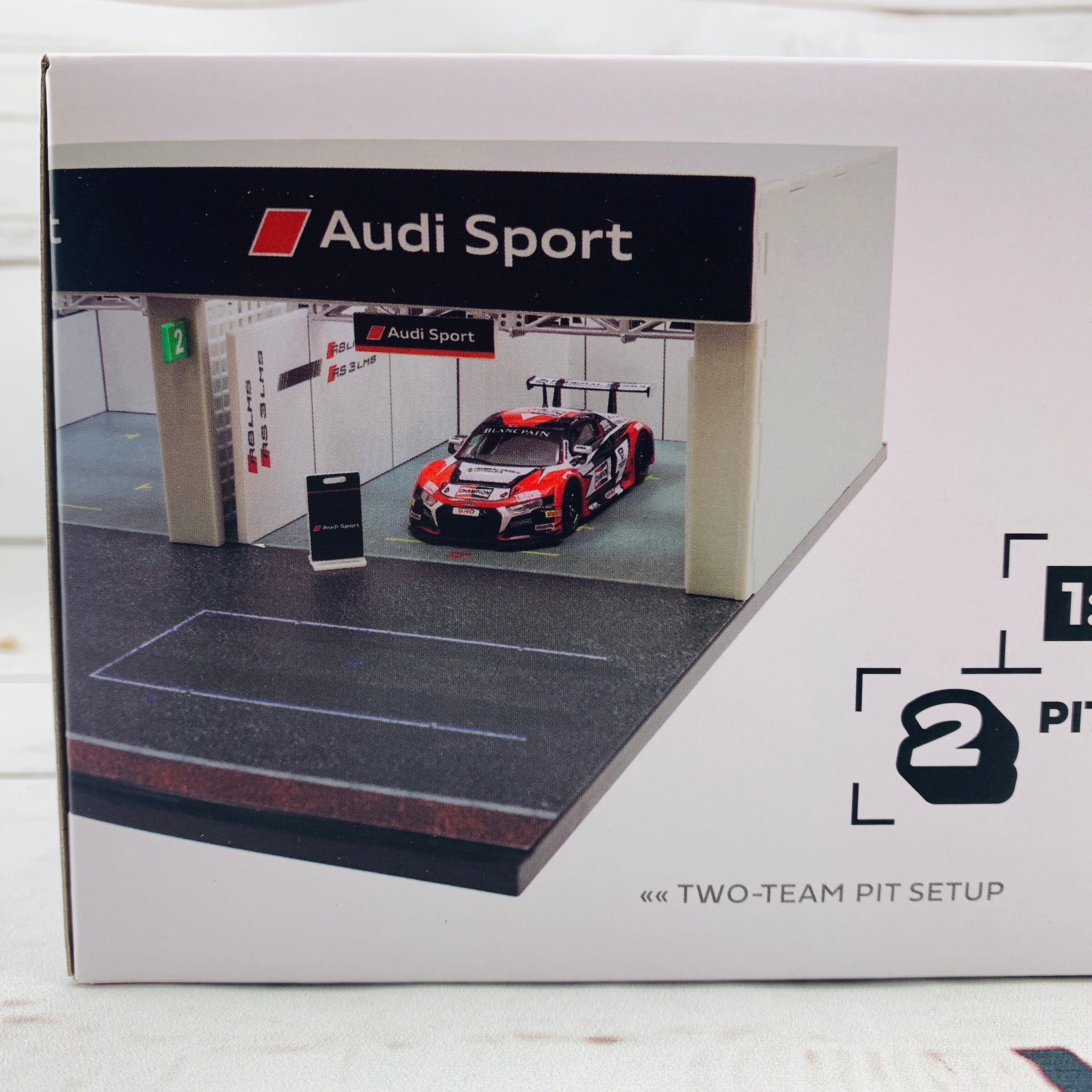 Tarmac Works 1/64 Pit Garage Diorama - Audi Sport - DIORAMA64 T64D-001-AS Includes T64-007-18BGTA5 Audi R8 LMS Blancpain GT Series Asia 2018 - Image 8