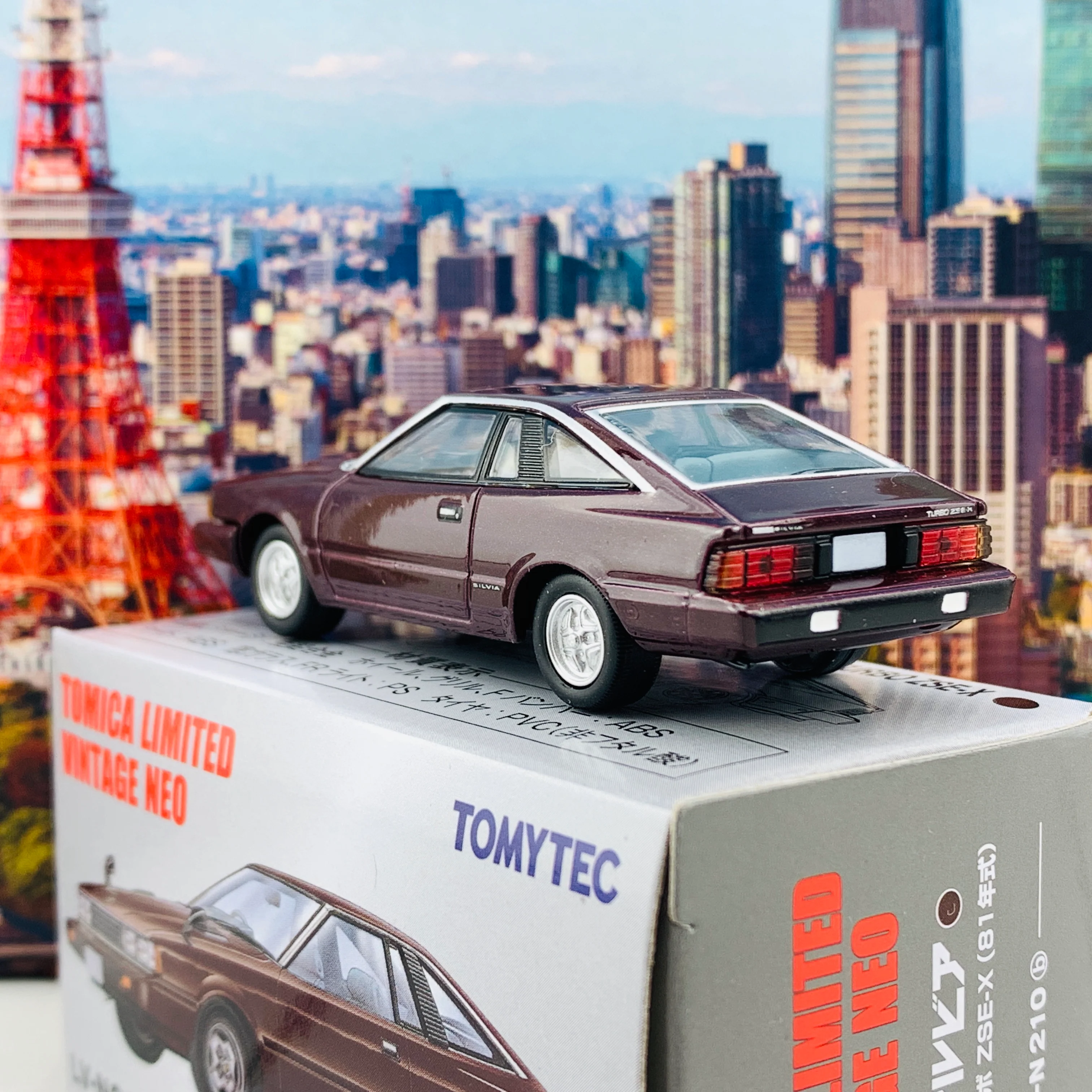 Tomytec Tomica Limited Vintage Neo 1/64 Nissan Silvia Hatchback Turbo ZSE-X 1981 Maroon LV-N210b - Image 3