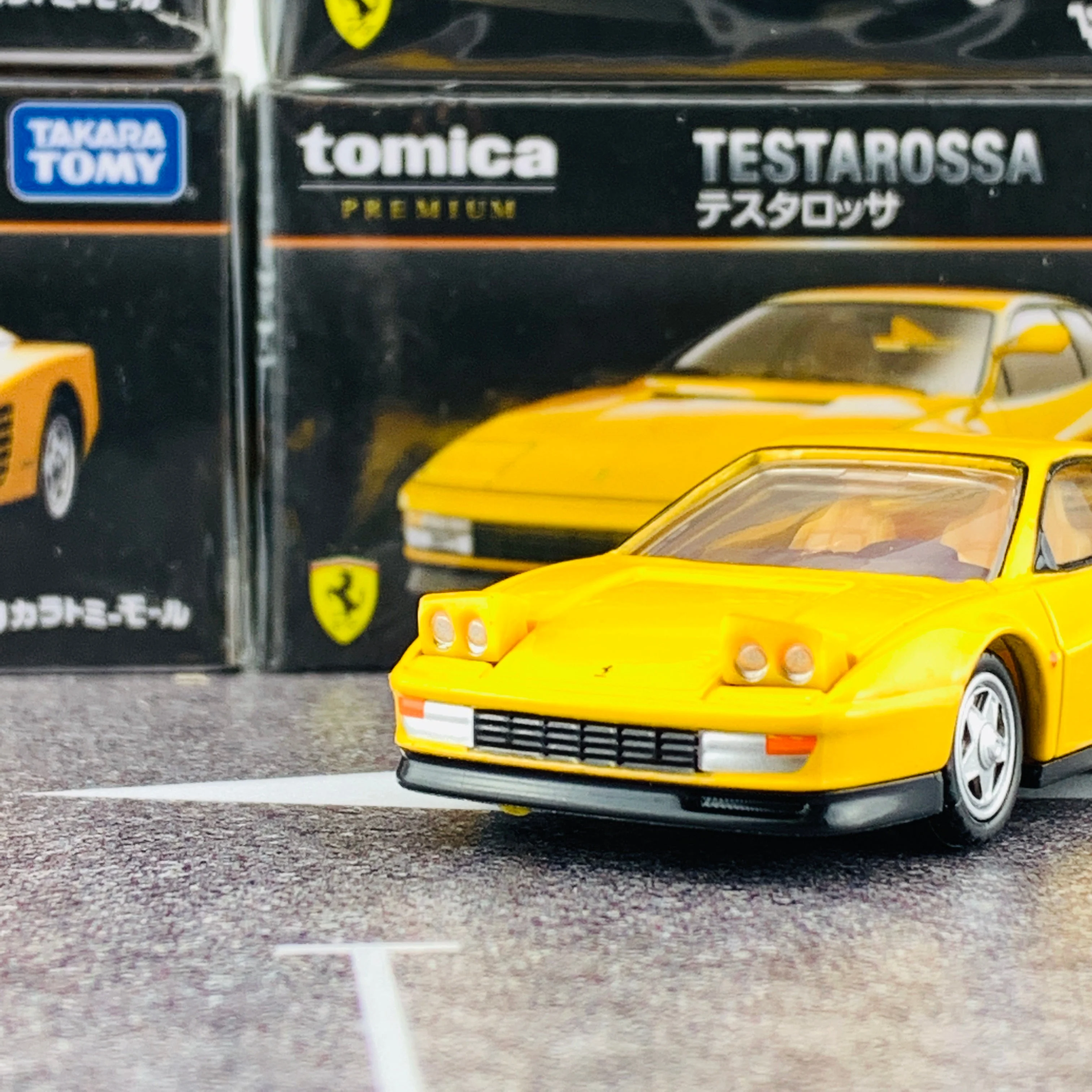 TAKARA TOMY MALL ORIGINAL TOMICA PREMIUM TESTAROSSA - Image 2