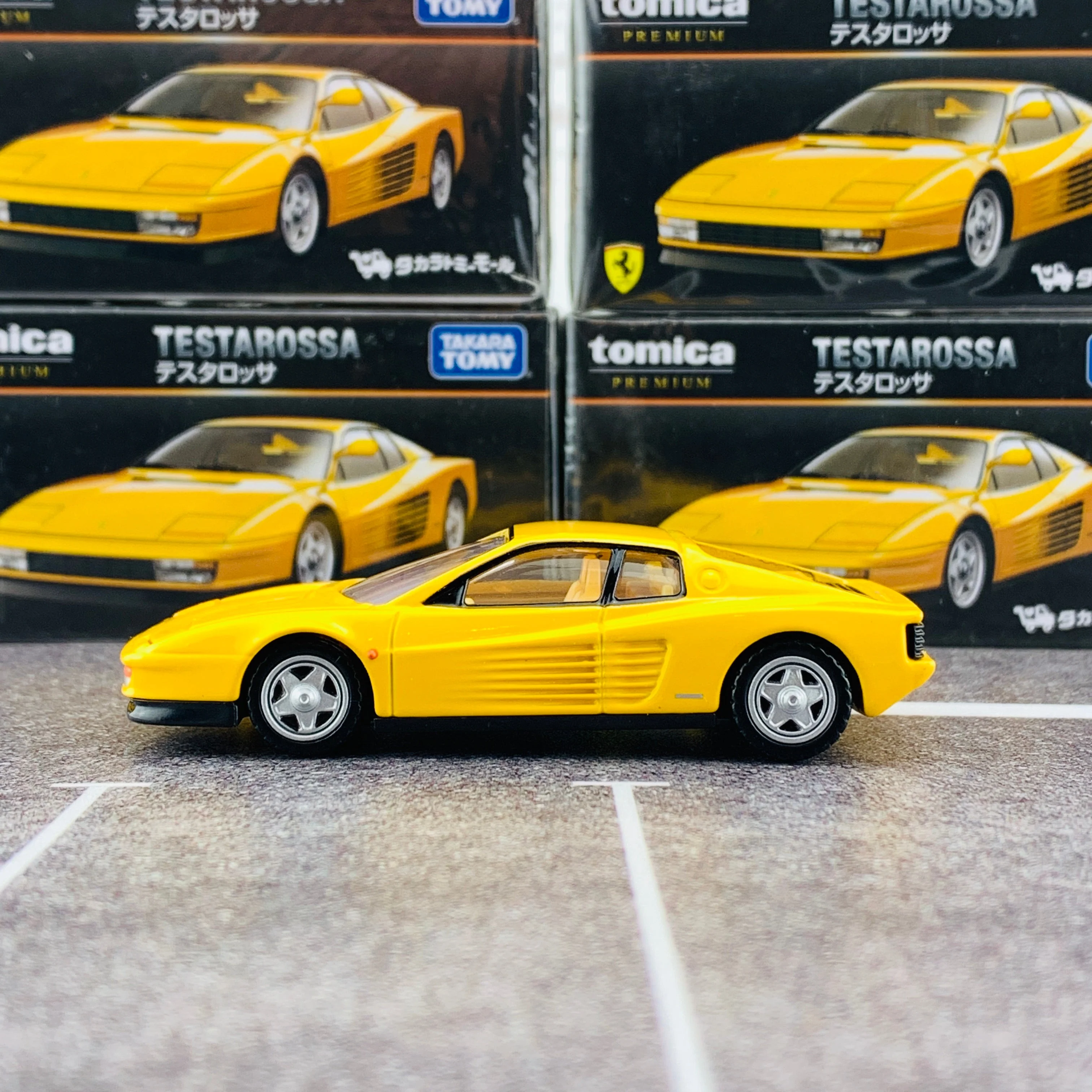 TAKARA TOMY MALL ORIGINAL TOMICA PREMIUM TESTAROSSA - Image 3