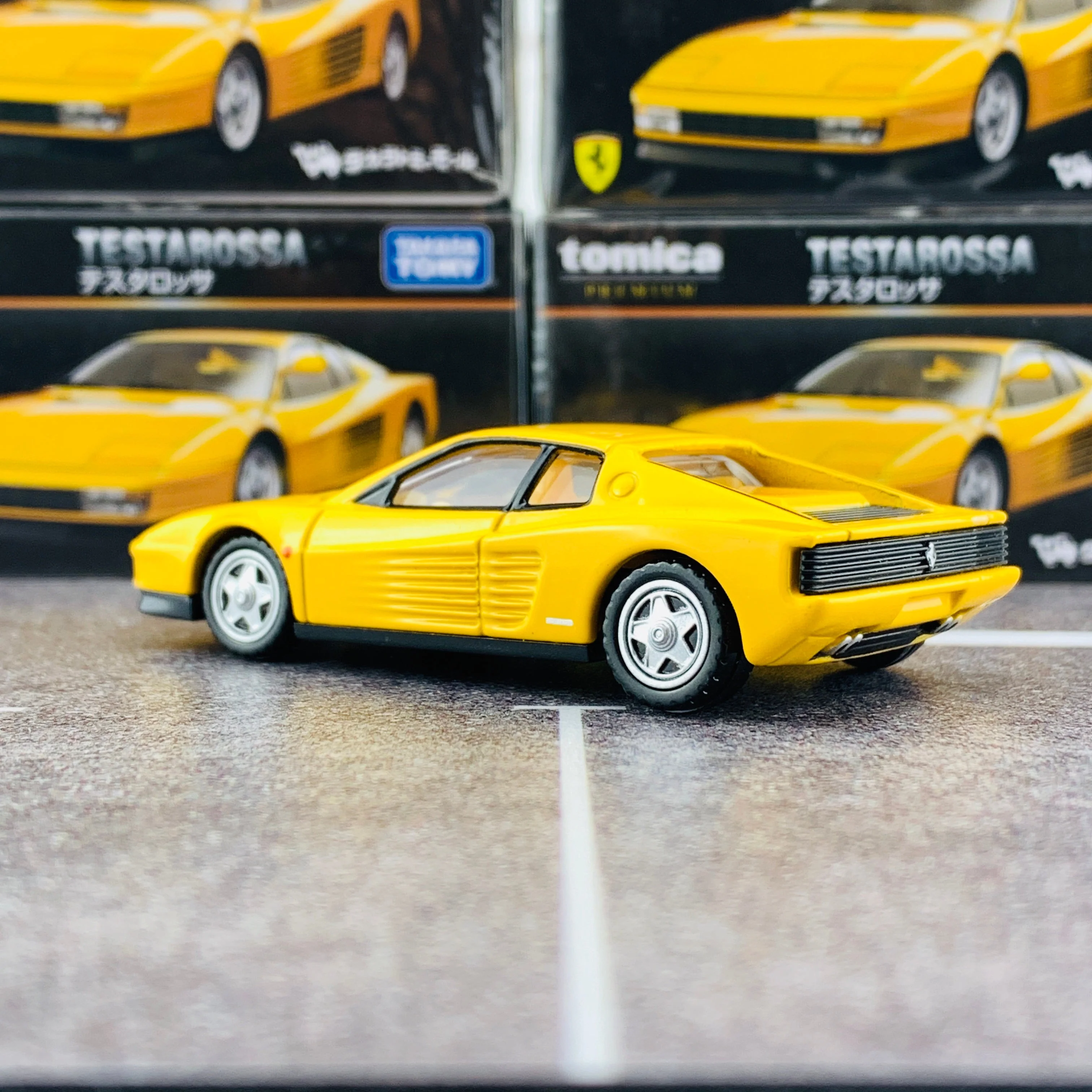 TAKARA TOMY MALL ORIGINAL TOMICA PREMIUM TESTAROSSA - Image 6