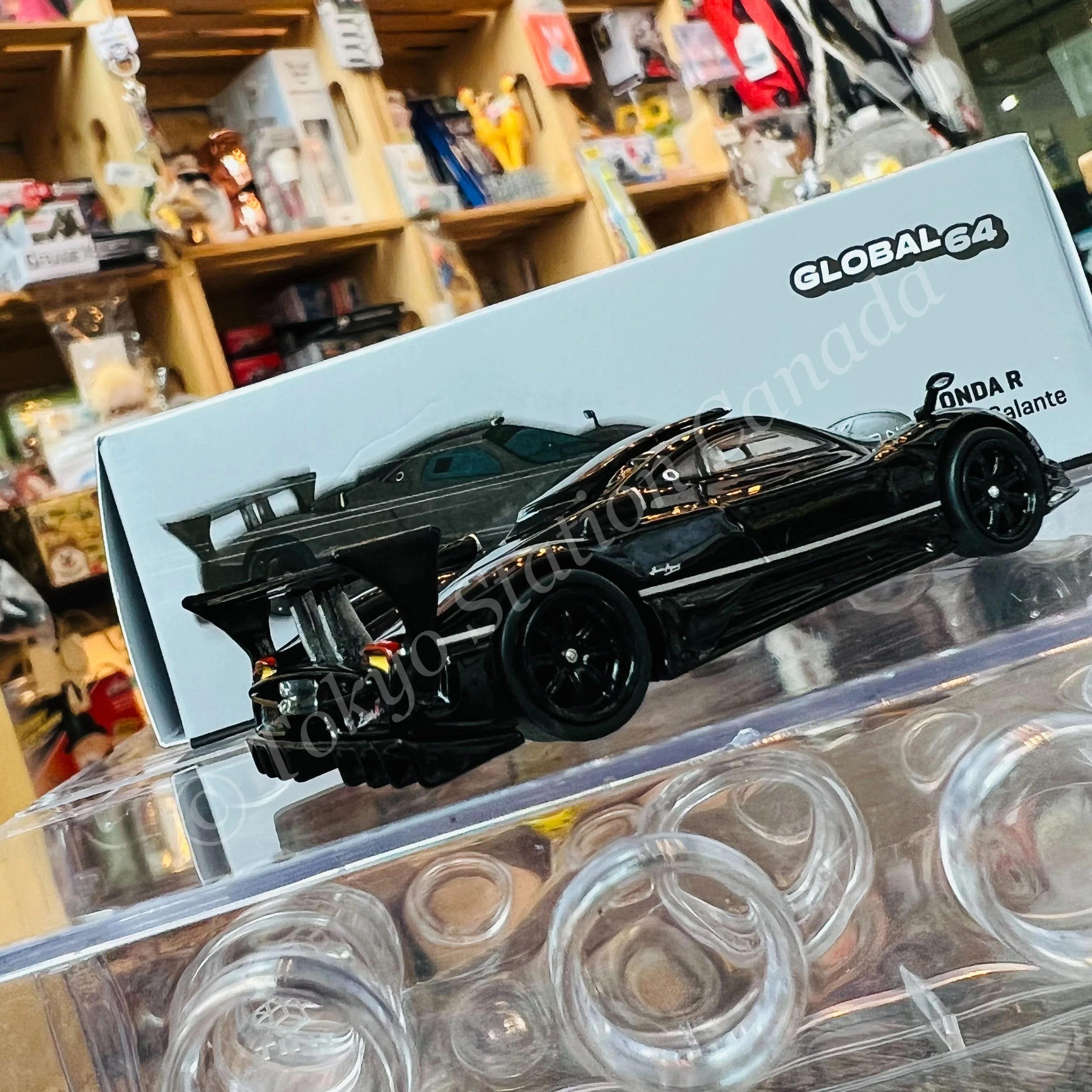 TARMAC WORKS 1/64 GLOBAL64 PAGANI ZONDA R Nero Galante CLDC Exclusive T64G-TL015-BK - Image 4