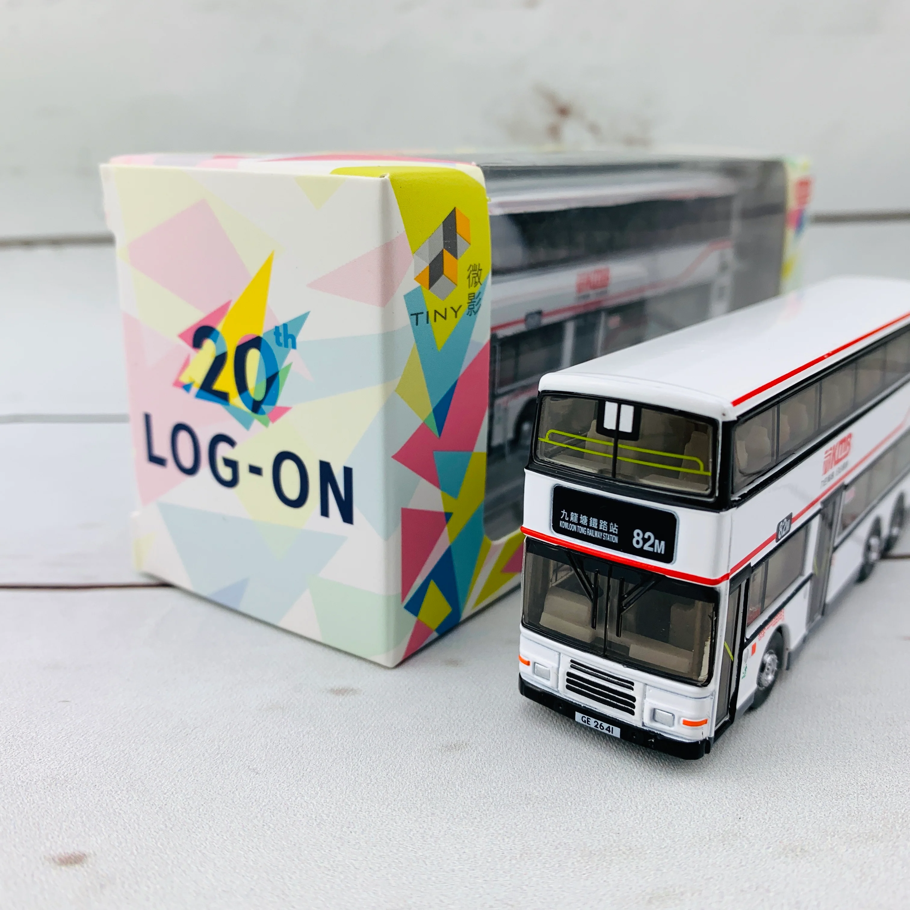 Tiny 微影 LOG-ON 20th Limited Edition KMB (Kowloon Tong Railway Station 82M) 九巴 (九龍塘鐵路站82M) KMB2019035 - Image 2