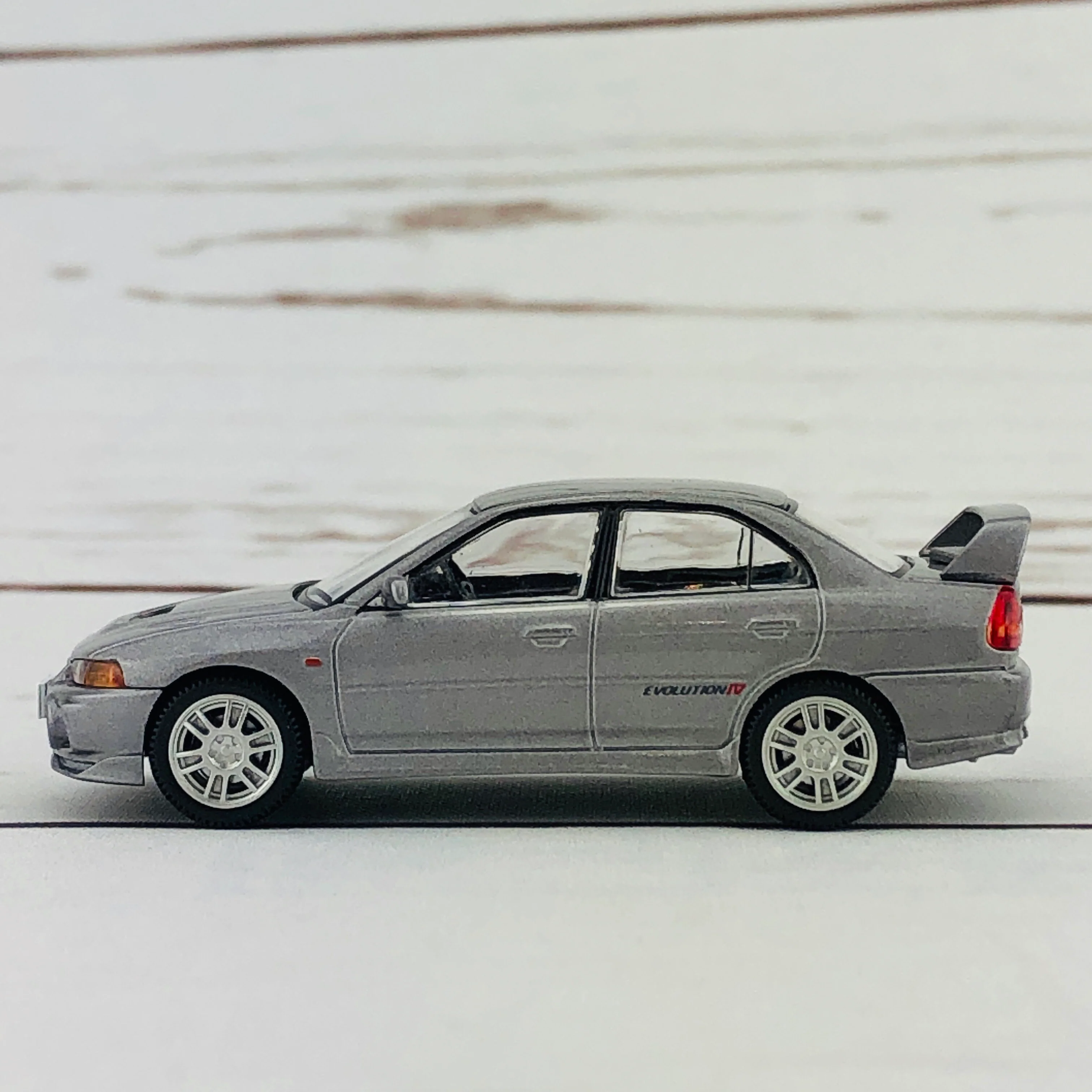 Tomica Limited Vintage Neo Mitsubishi Lancer Evolution IV GSR Silver (1996) LV-N186a - Image 2