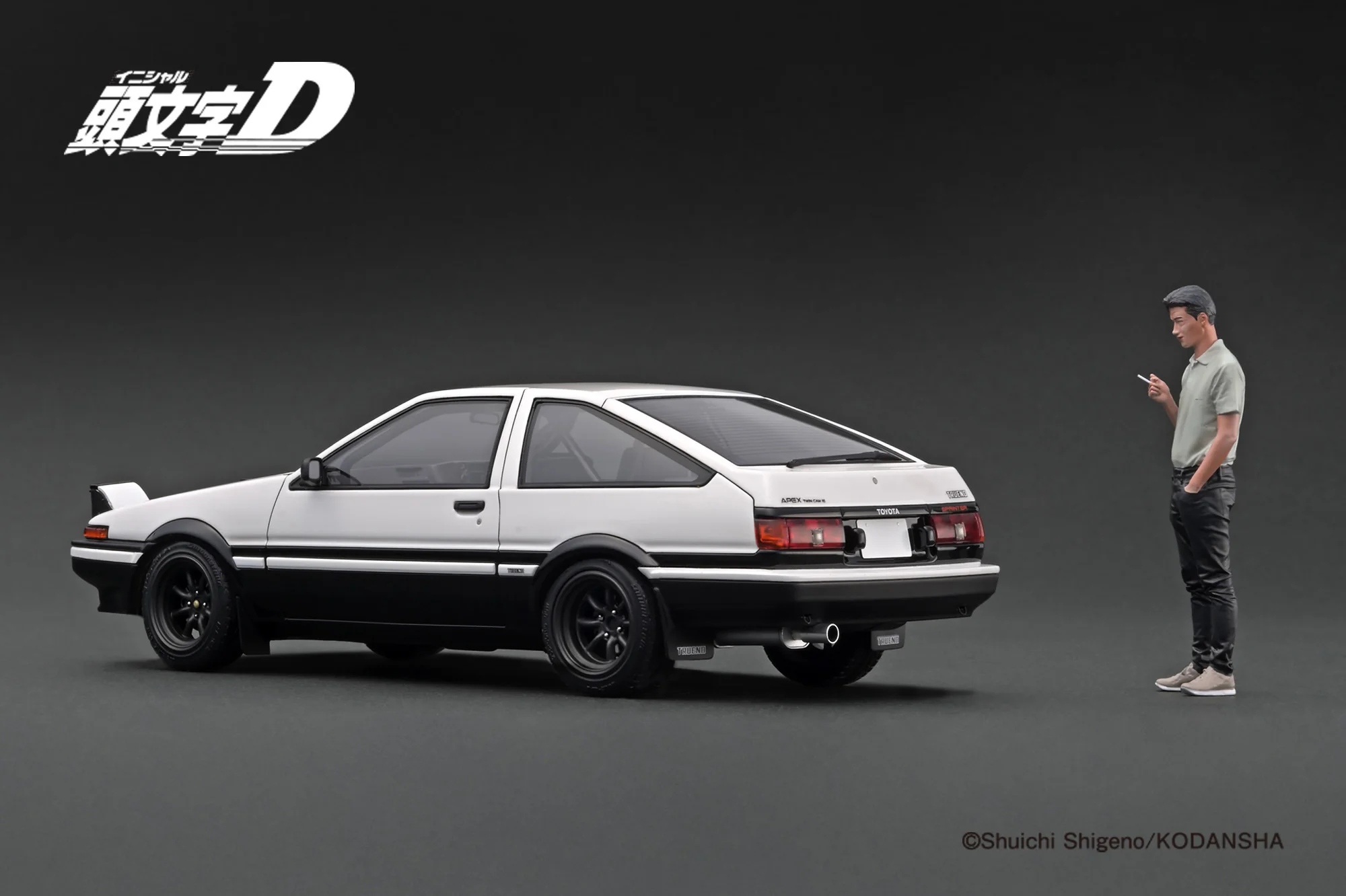 PREORDER Ignition Model 1/18 	INITIAL D Toyota Sprinter Trueno 3Dr GT Apex(AE86) White/Black With Mr.Bunta IG3659 (Approx. Release Date : Q1 2025 subject to manufacturer's final decision) - Image 2