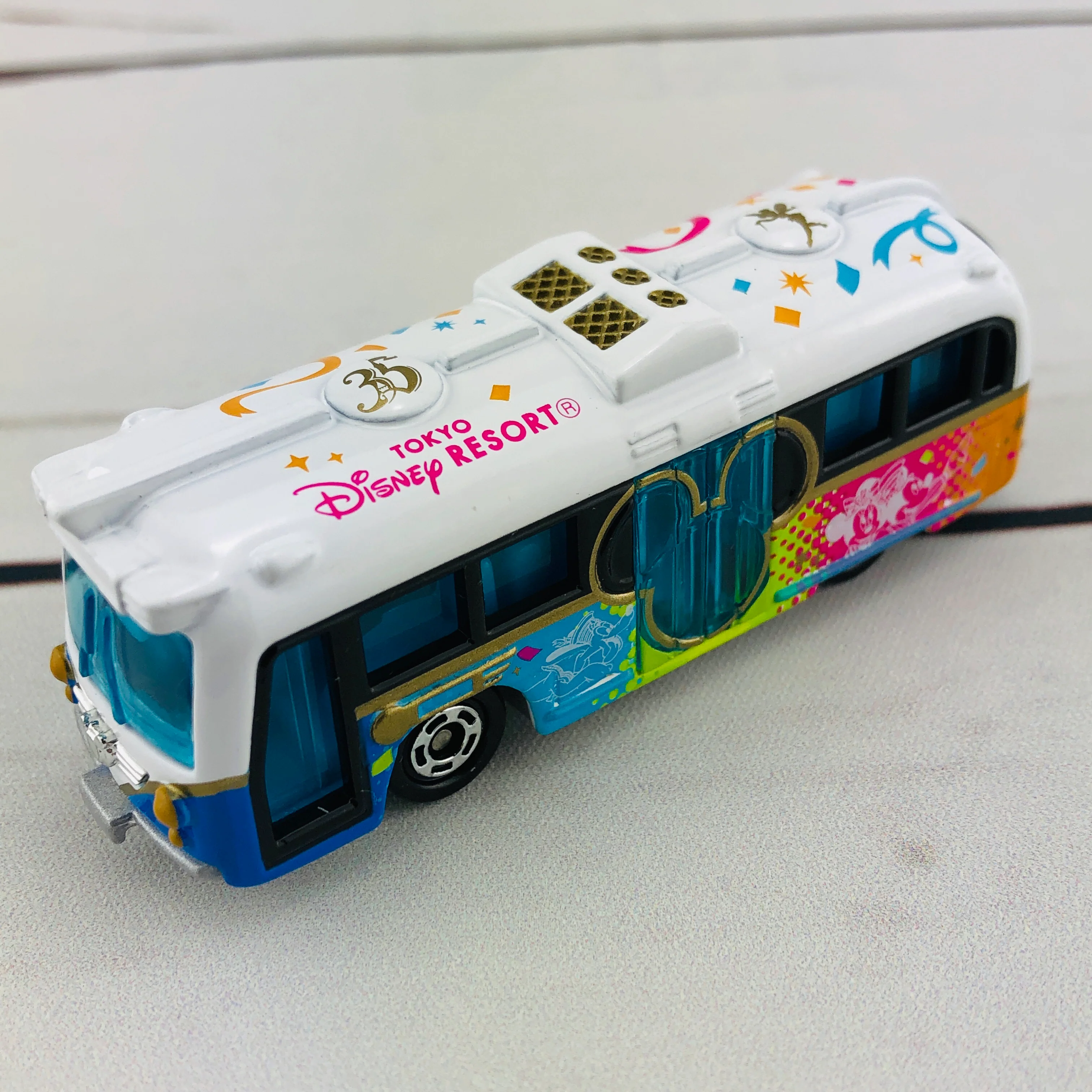 Tomica Disney Resort Cruiser 35th Aniversary Collection *Limited Quantity* - Image 4