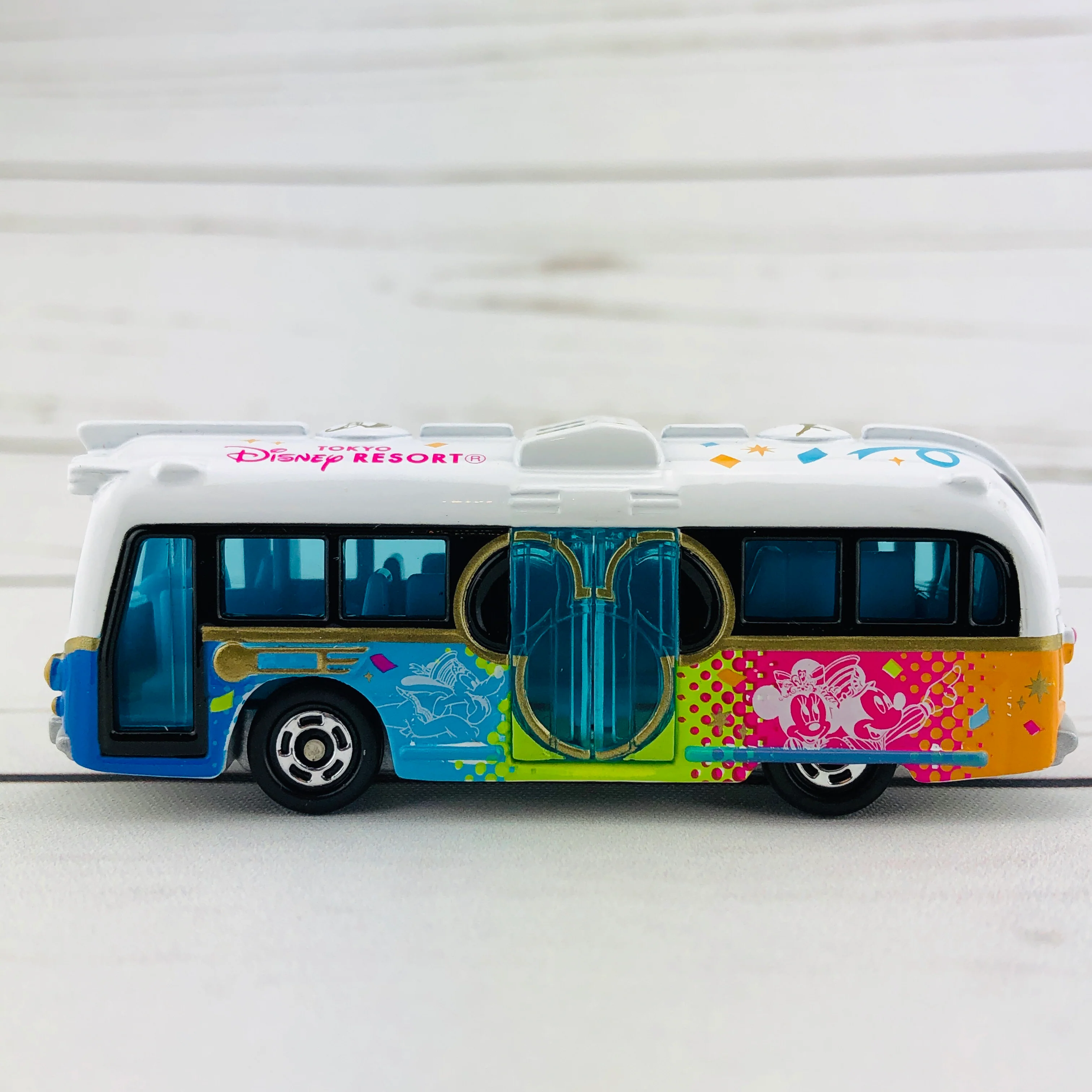 Tomica Disney Resort Cruiser 35th Aniversary Collection *Limited Quantity* - Image 5
