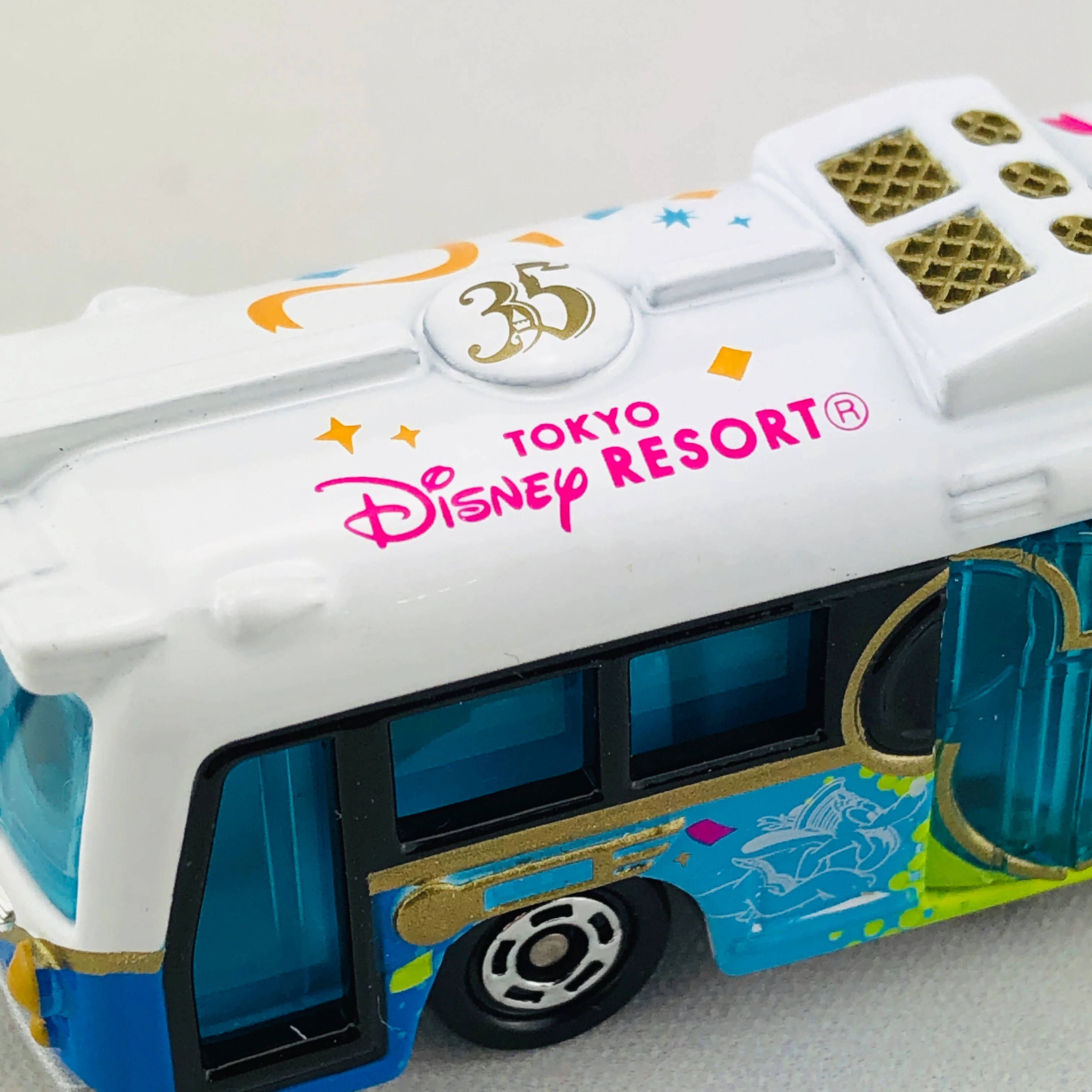 Tomica Disney Resort Cruiser 35th Aniversary Collection *Limited Quantity* - Image 8