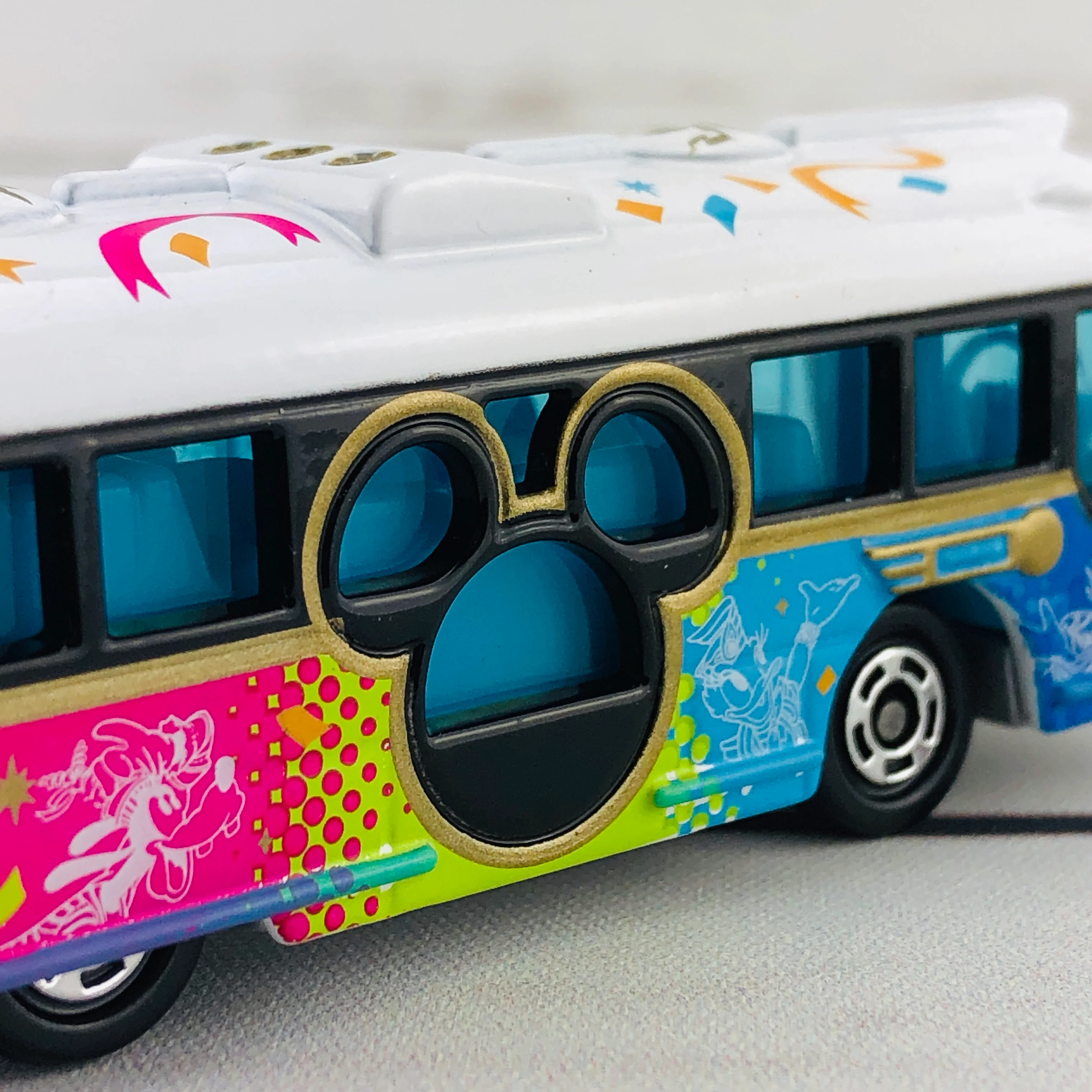 Tomica Disney Resort Cruiser 35th Aniversary Collection *Limited Quantity* - Image 9