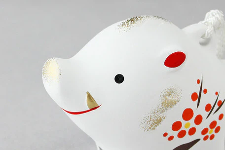 Double Pig Ornament with Display by Yakushigama - Image 5