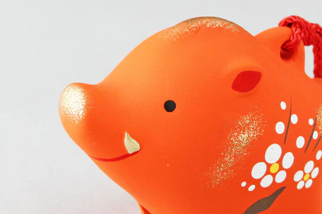 Double Pig Ornament with Display by Yakushigama - Image 6