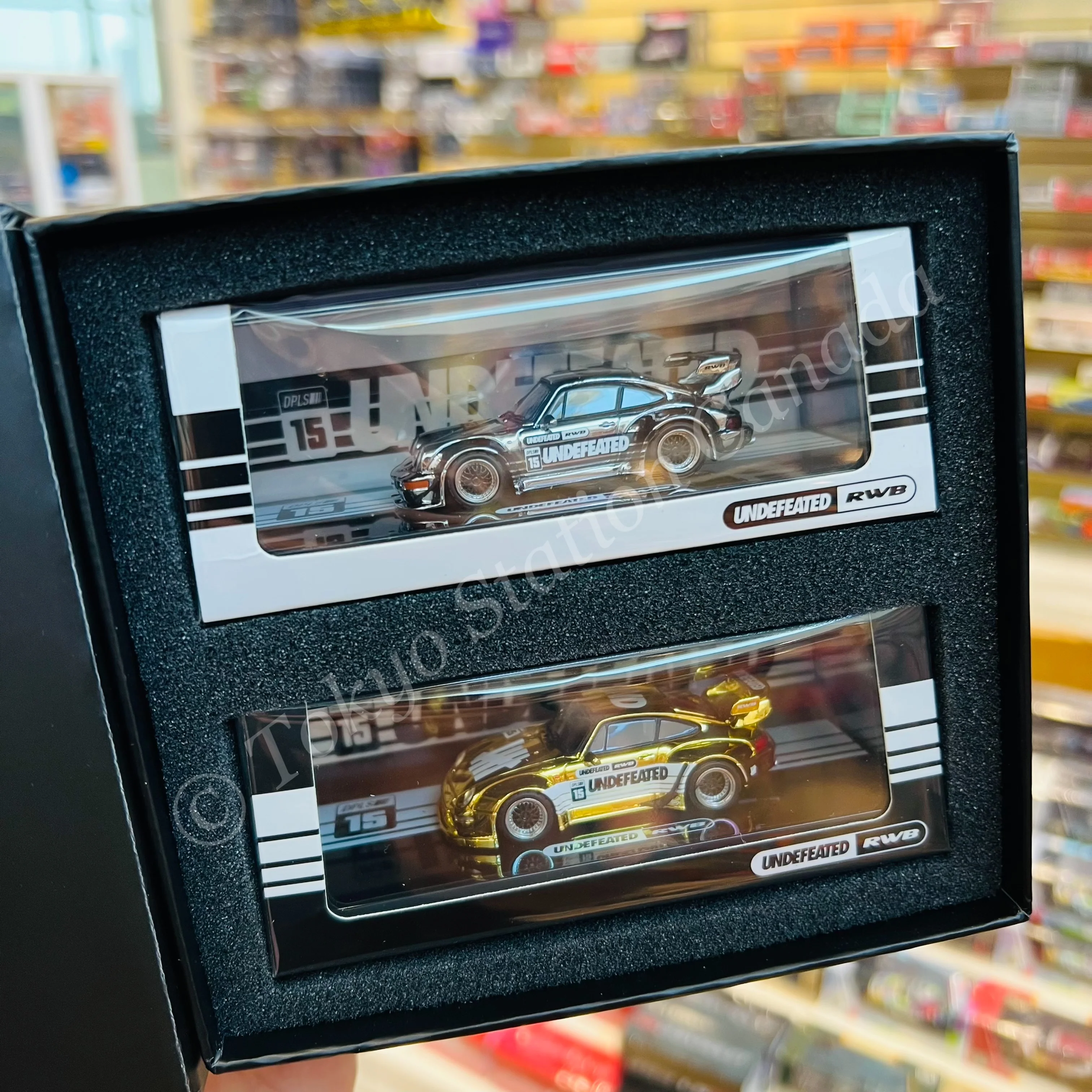 DPLS x RWB x INNO64 1/64 RWB 964 White and RWB 993 Black TASKL 2025 Exclusive Chase Car Box Set - Image 4