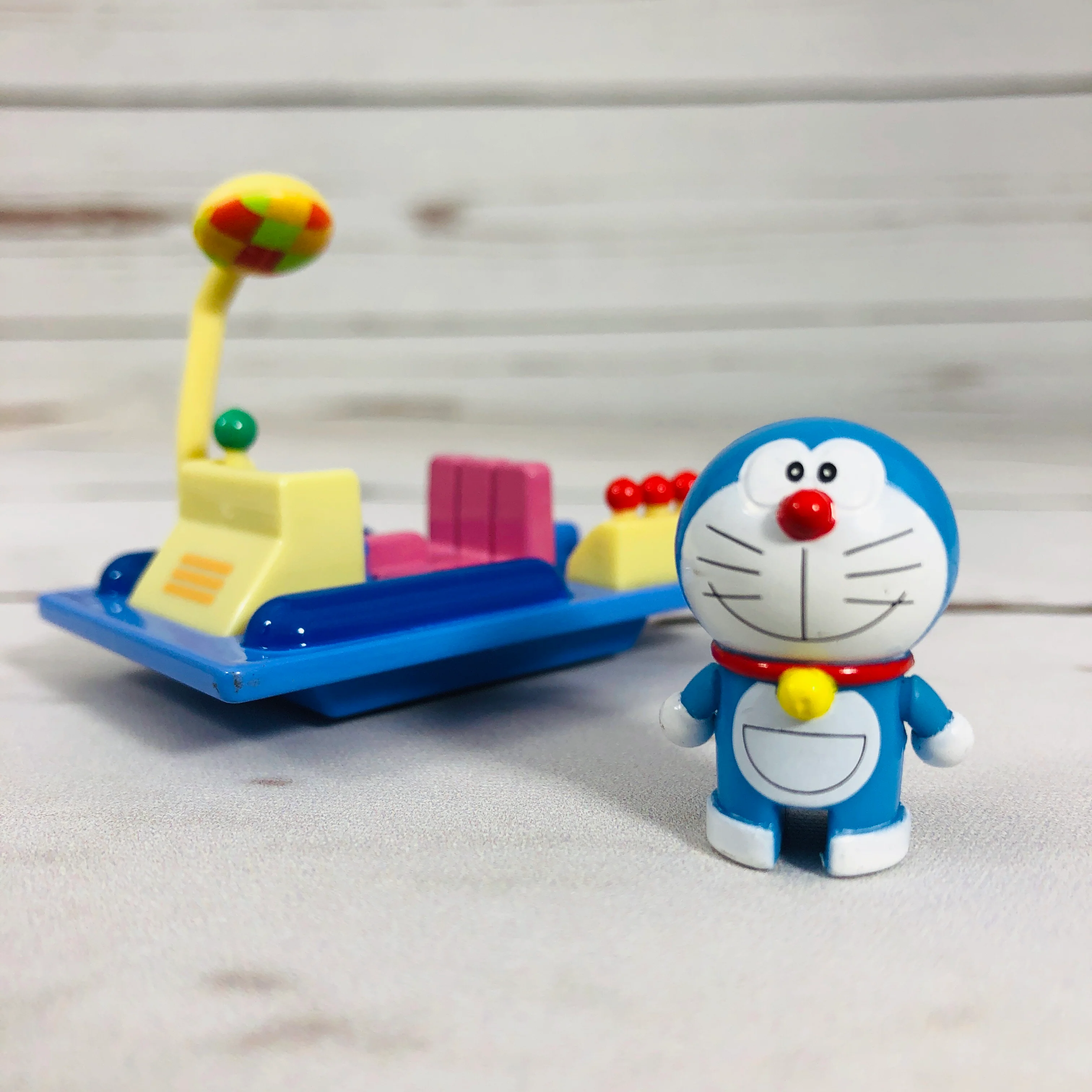 Dream TOMICA RIDE ON R04 Doraemon X time Machine - Image 3