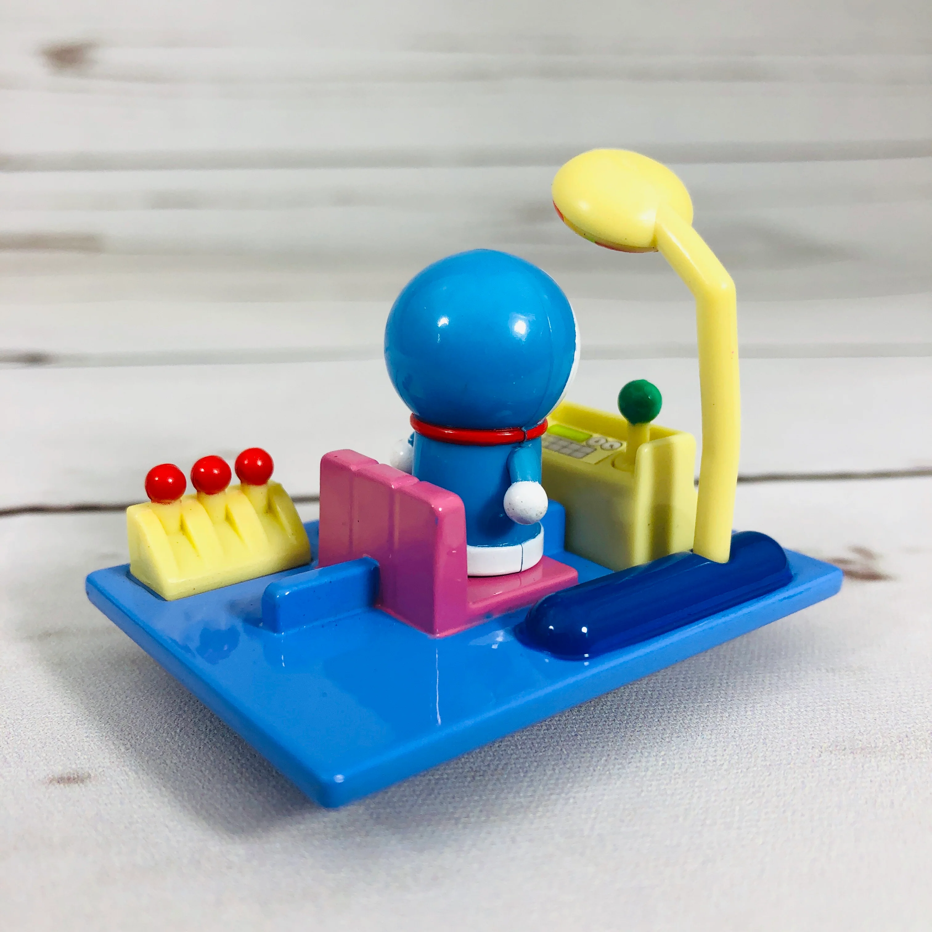 Dream TOMICA RIDE ON R04 Doraemon X time Machine - Image 4