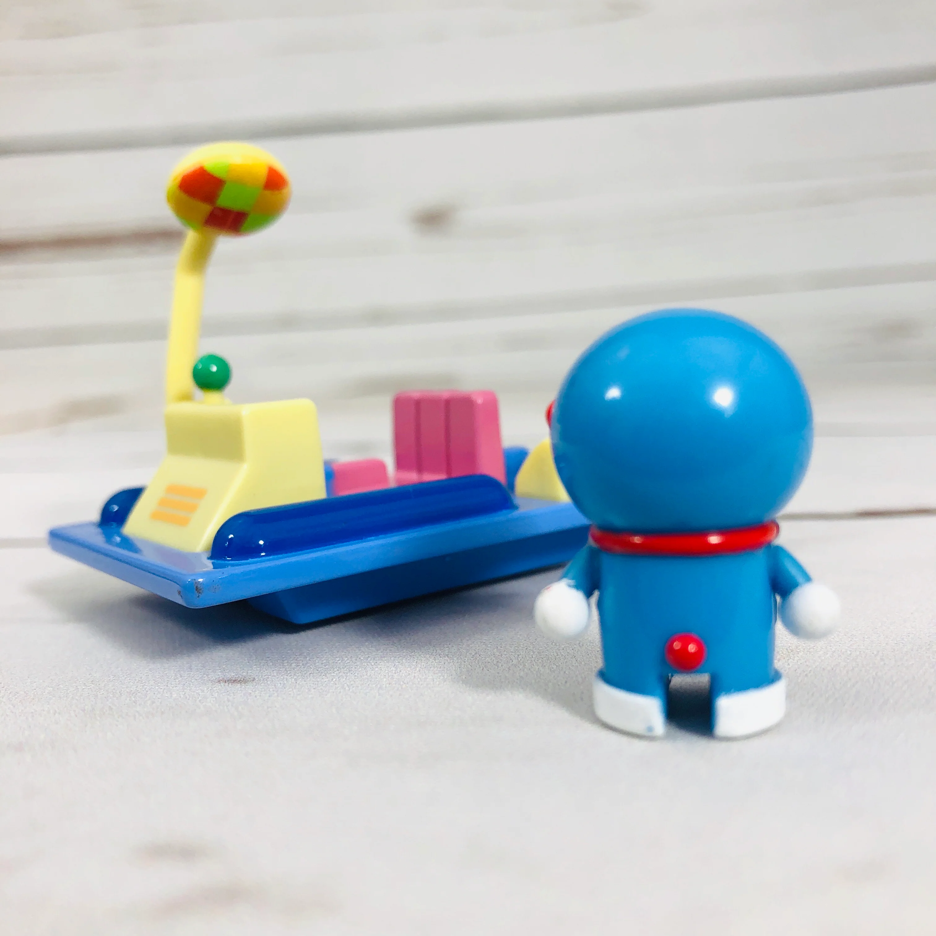 Dream TOMICA RIDE ON R04 Doraemon X time Machine - Image 5