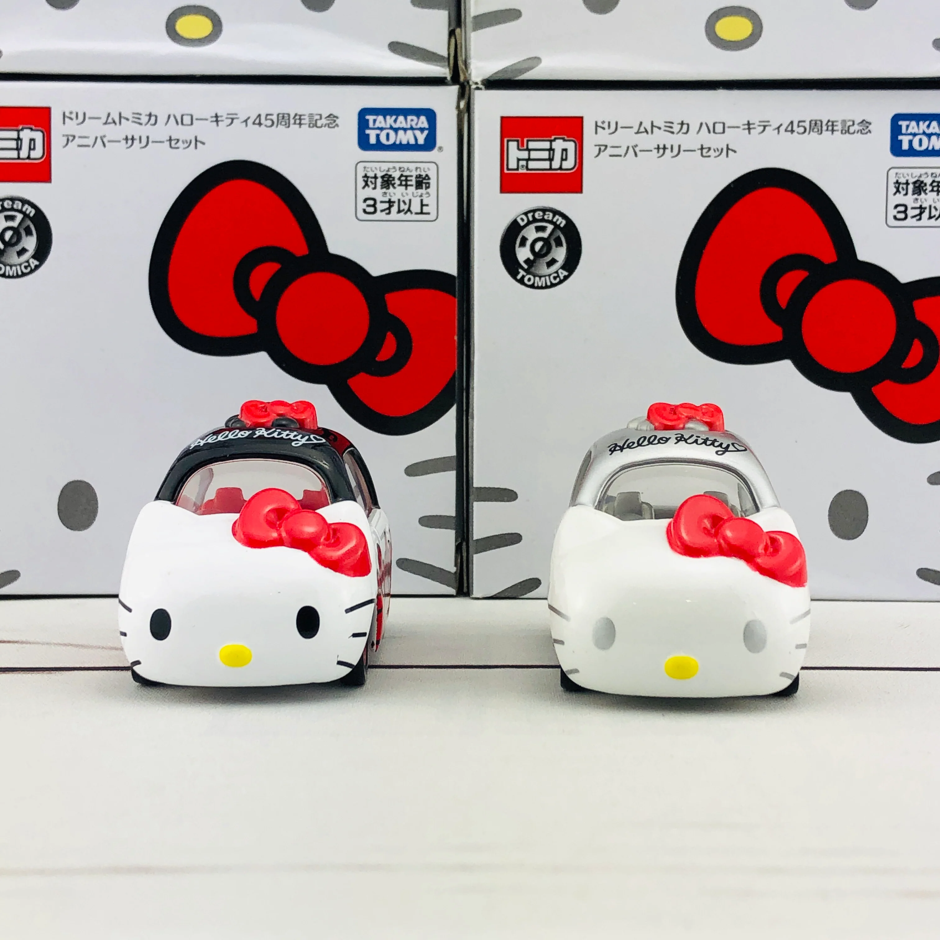 Dream Tomica x Hello Kitty 45th Anniversary Edtion - Image 3
