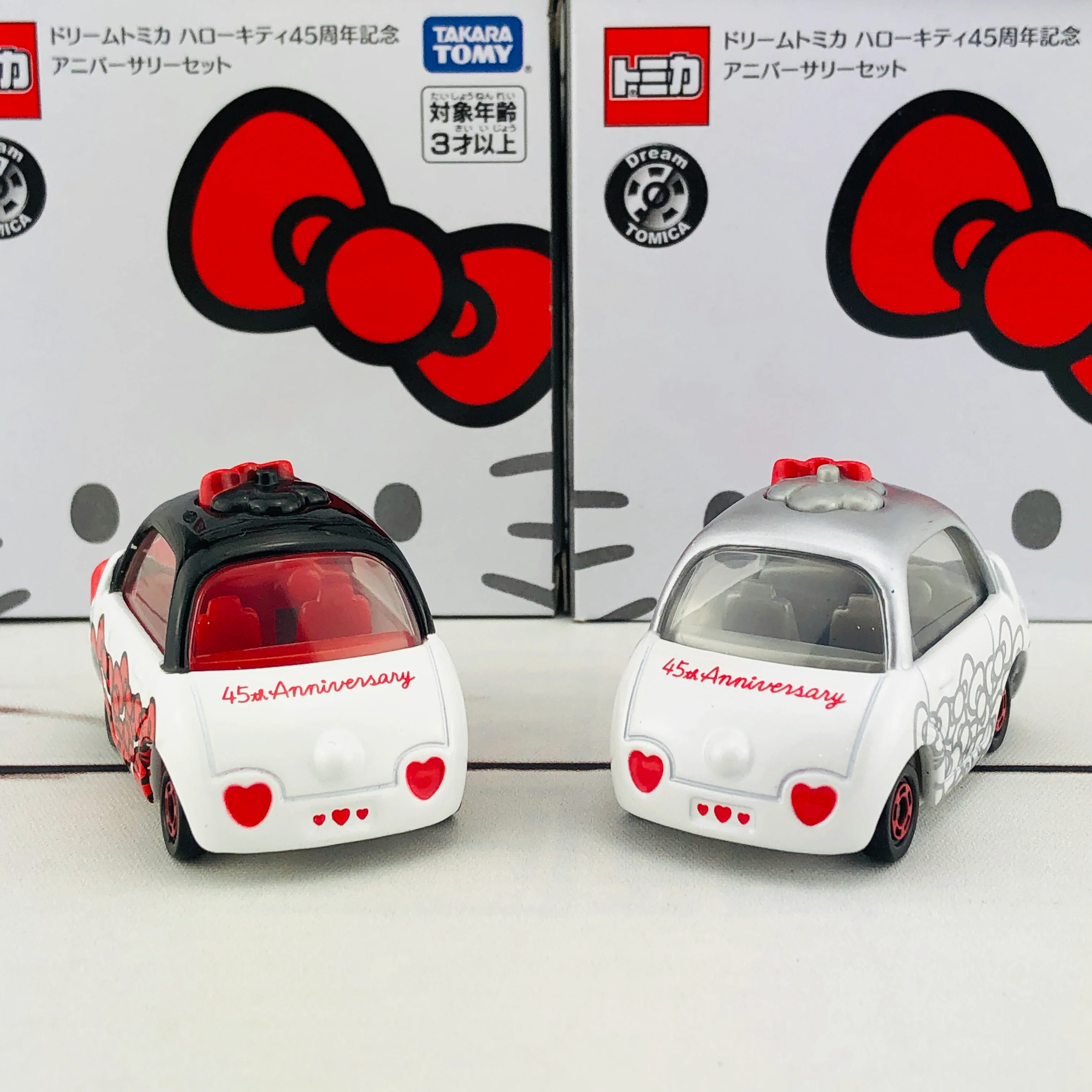 Dream Tomica x Hello Kitty 45th Anniversary Edtion - Image 5