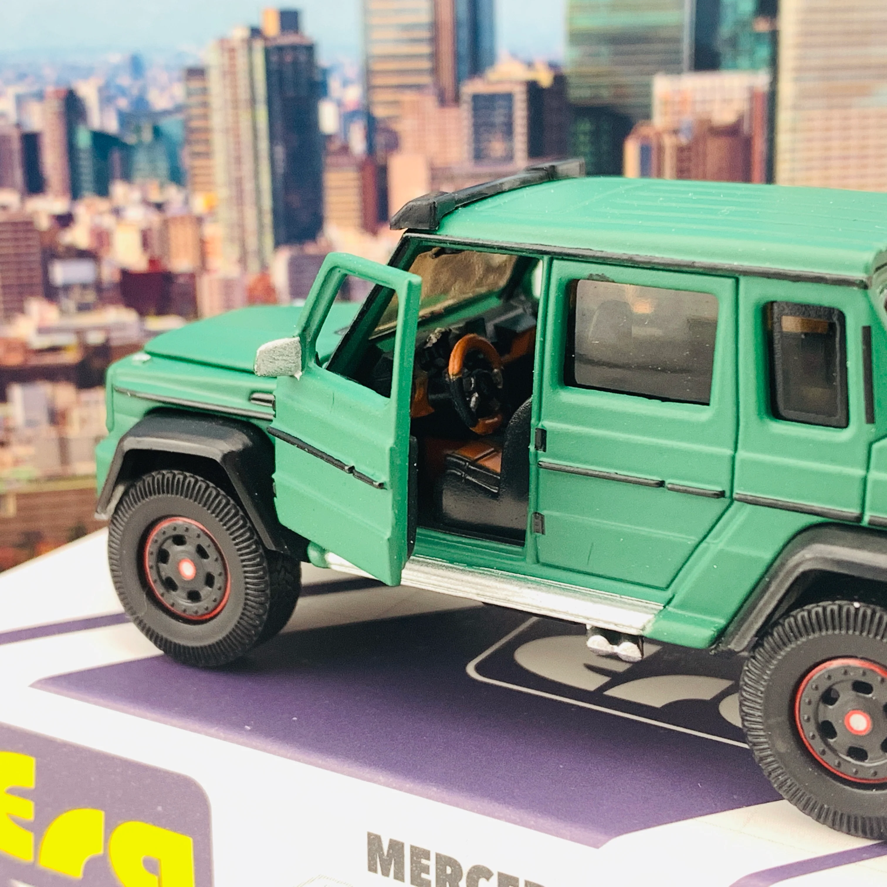 ERA CAR 06 Mercedes Benz G63 AMG 6x6 Green (1/64) MB196X6RN06 - Image 6
