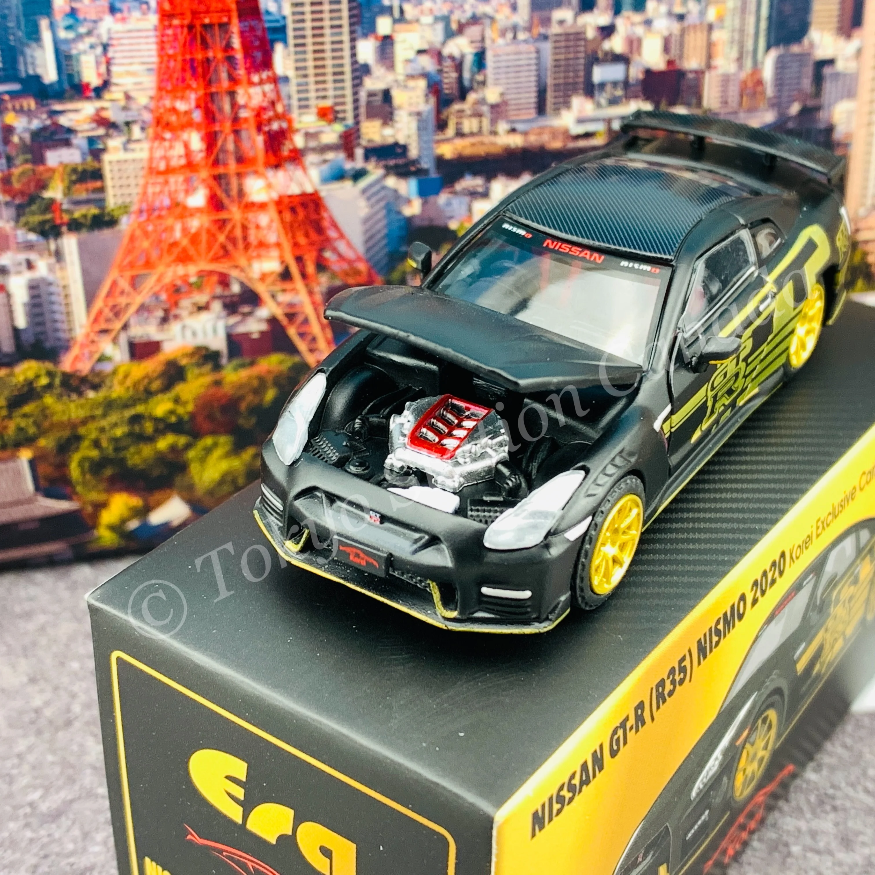 ERA CAR 1/64 Nissan GTR (R35) NISMO 2020 Korei Exclusive Carbon Gold ESP02 - Image 3