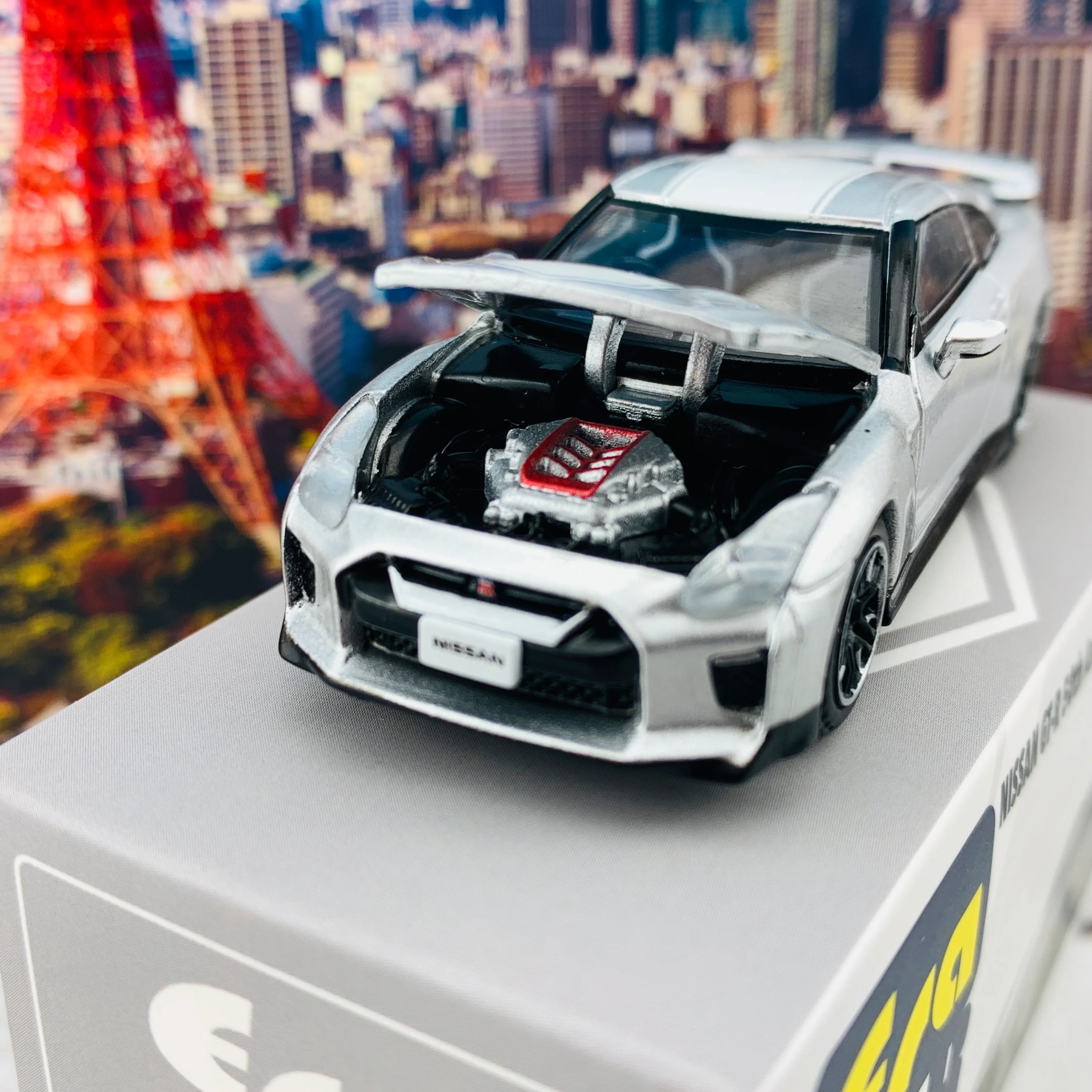 ERA CAR 21 1/64 Nissan GTR 50th Anniversary Edition Super Silver NS20GTRSP25 - Image 4