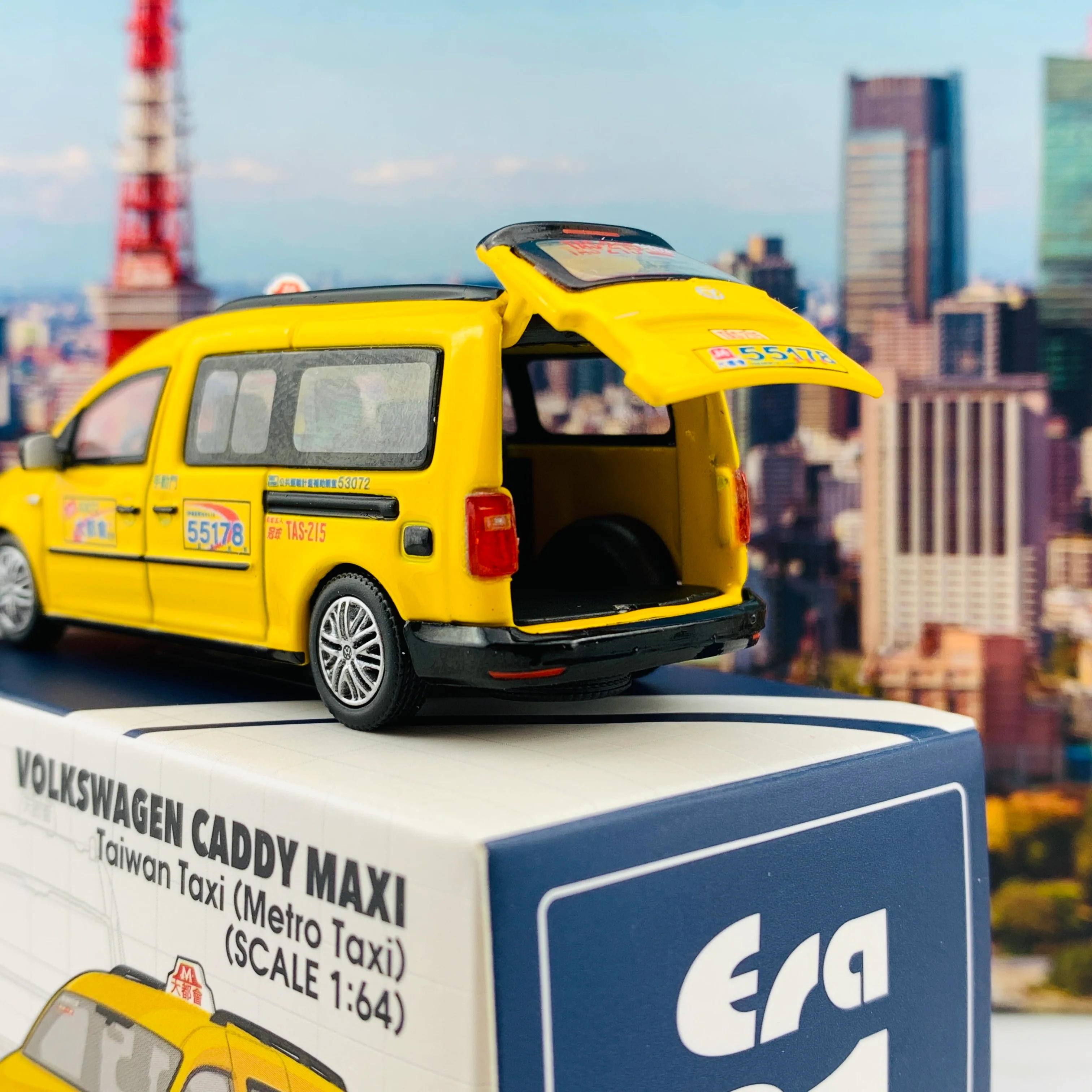 ERA CAR 21 1/64 Volkswagen Caddy Maxi Taiwan Taxi VW20CAMRN21 - Image 7