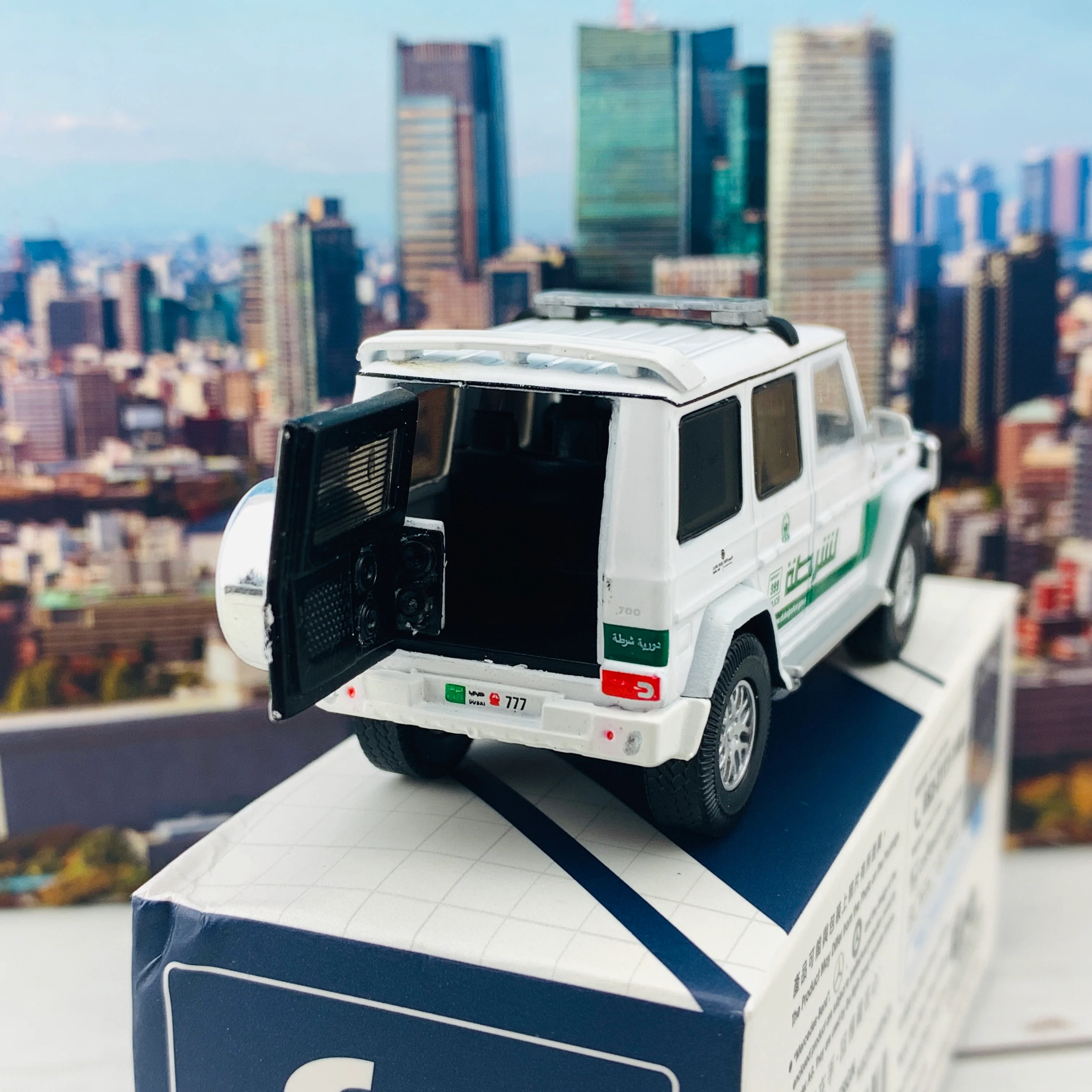 ERA CAR 26 Mercedes Benz G-Class Dubai Police Car (1/64) MB204X4RN26 - Image 6