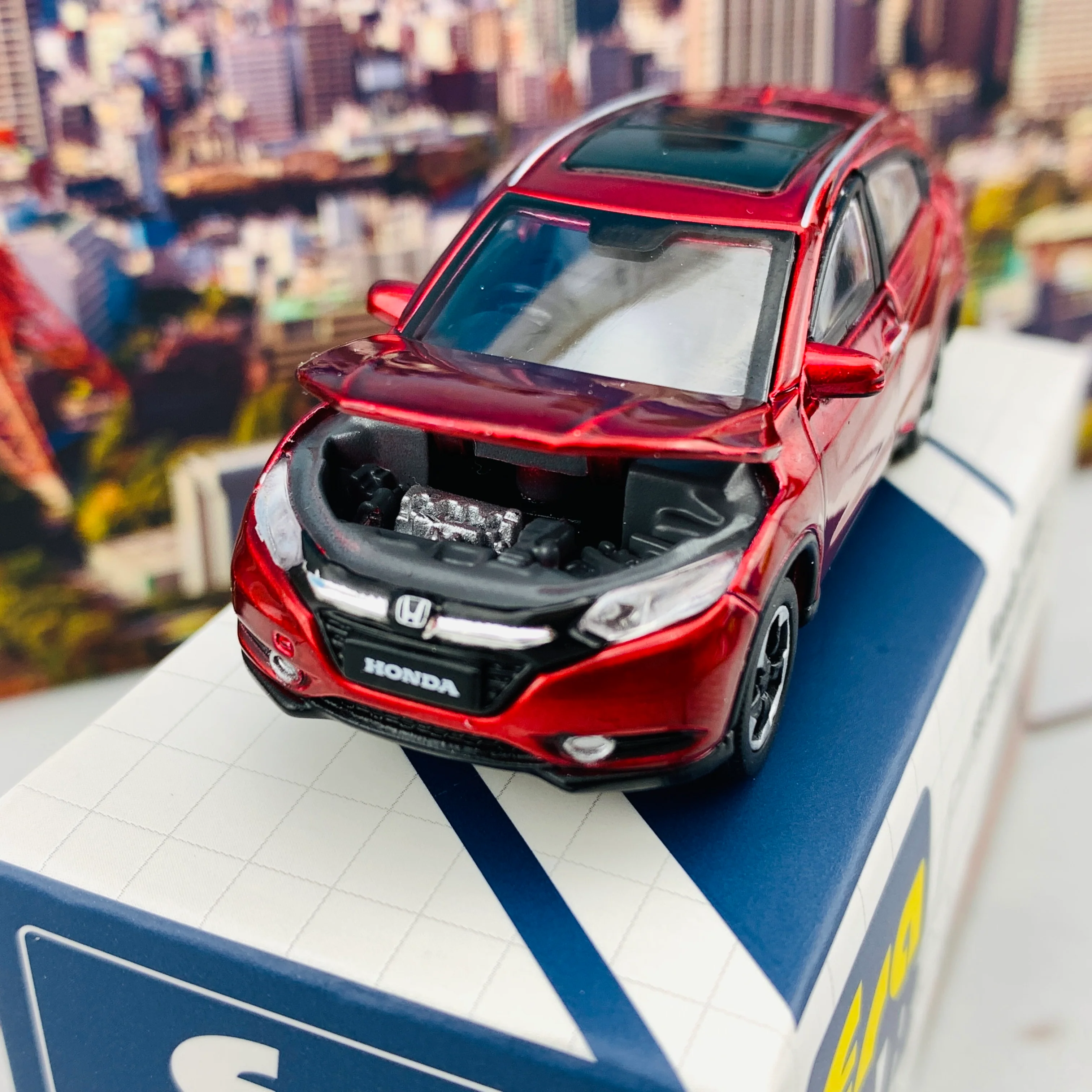 ERA CAR 29 1/64 Honda VEZEL Crystal Red 1ST Special Edition HA20VERF29 - Image 4