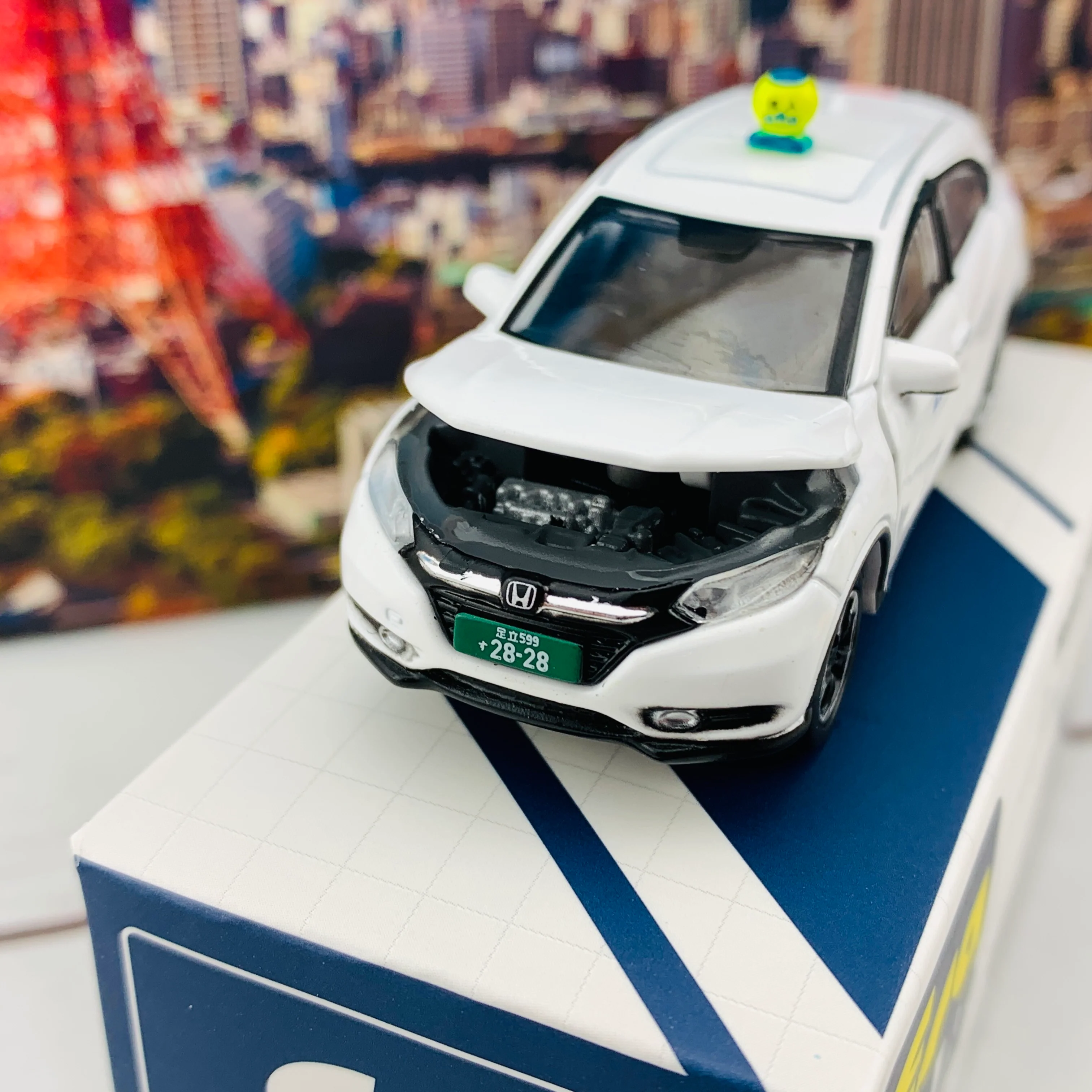 ERA CAR 29 1/64 Honda VEZEL Japan Taxi HA20VERN29 - Image 4