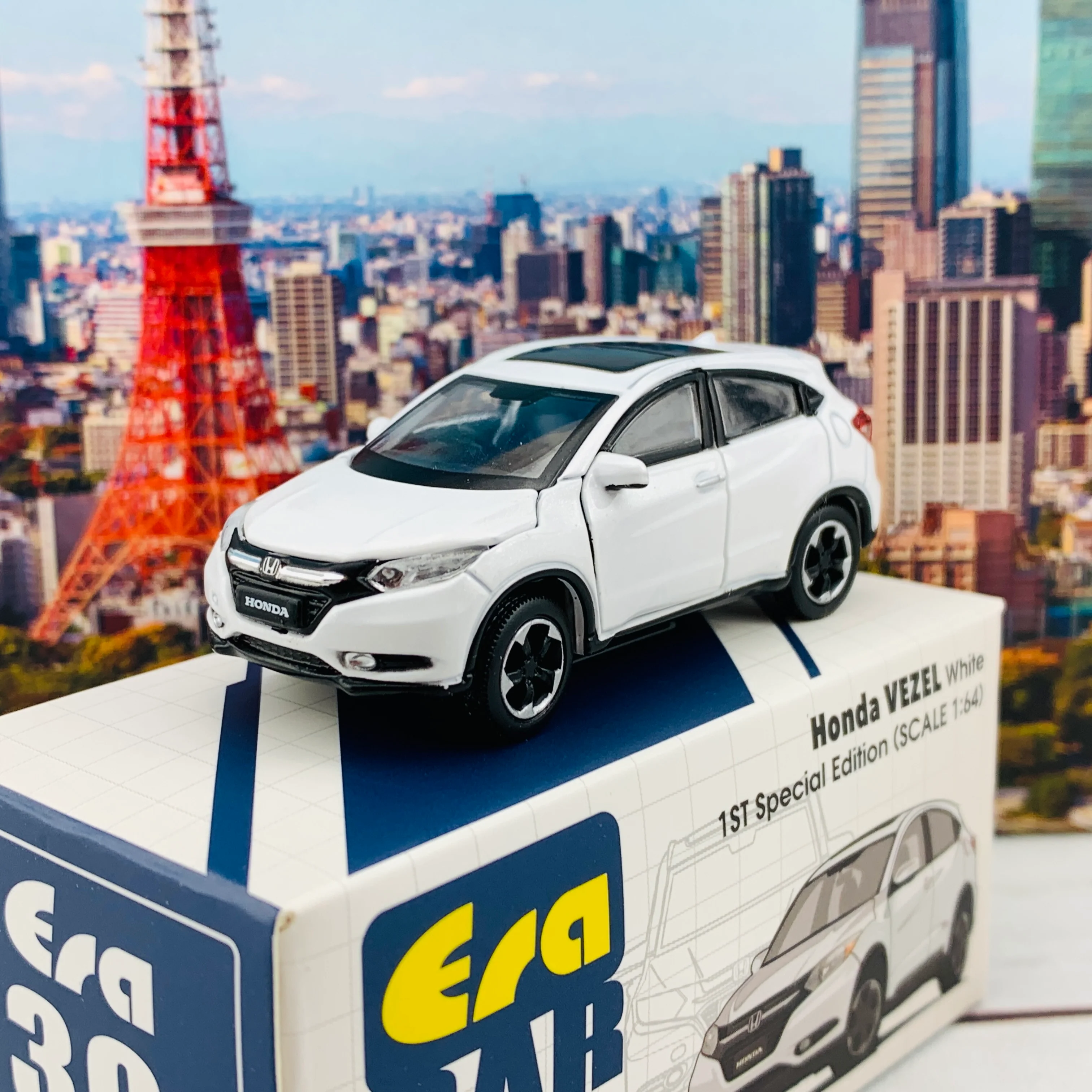 ERA CAR 30 1/64 Honda VEZEL White 1ST Special Edition HA20VERF30 - Image 2