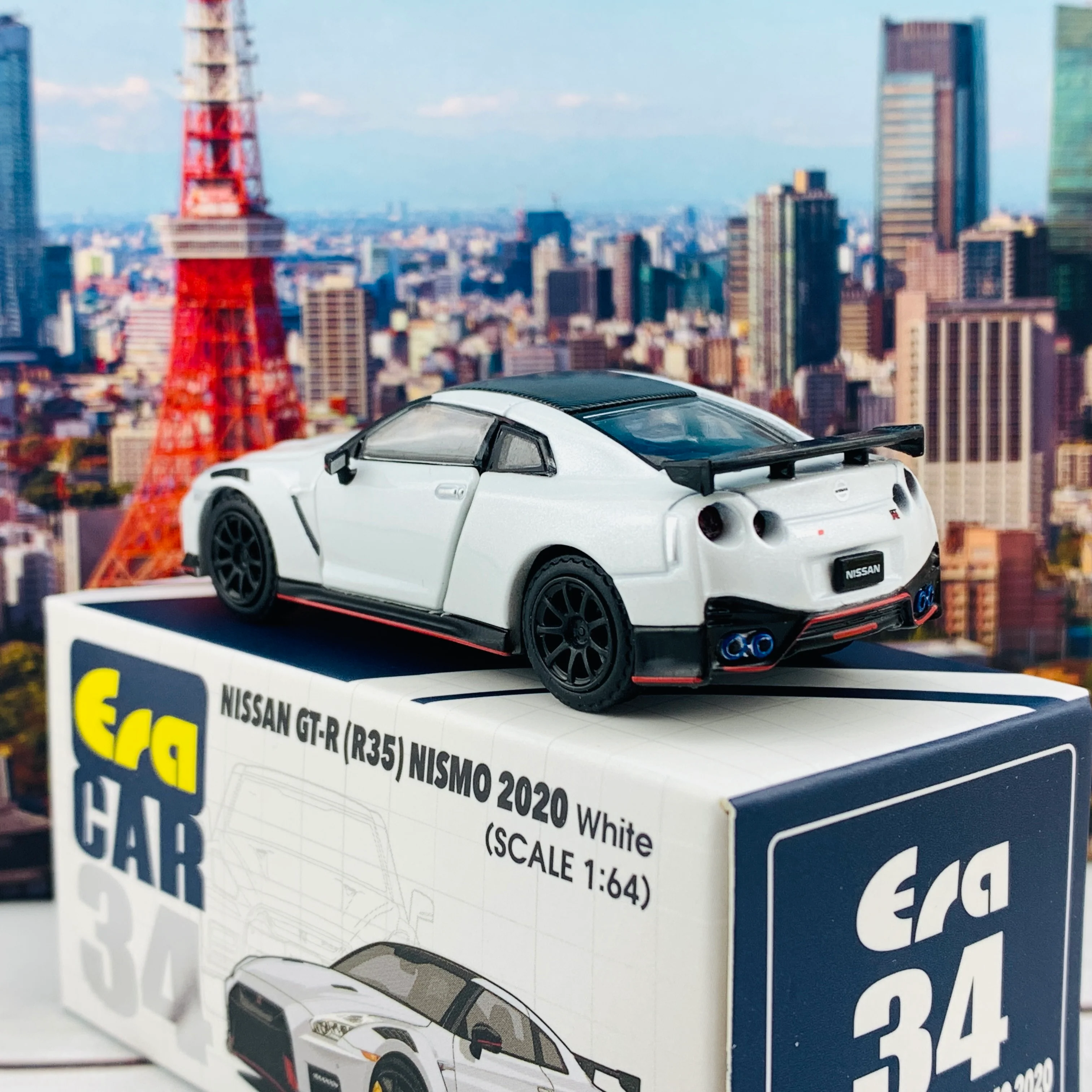 ERA CAR 34 1/64 Nissan GTR R35 NISMO 2020 White NS20GTRRN34 - Image 6